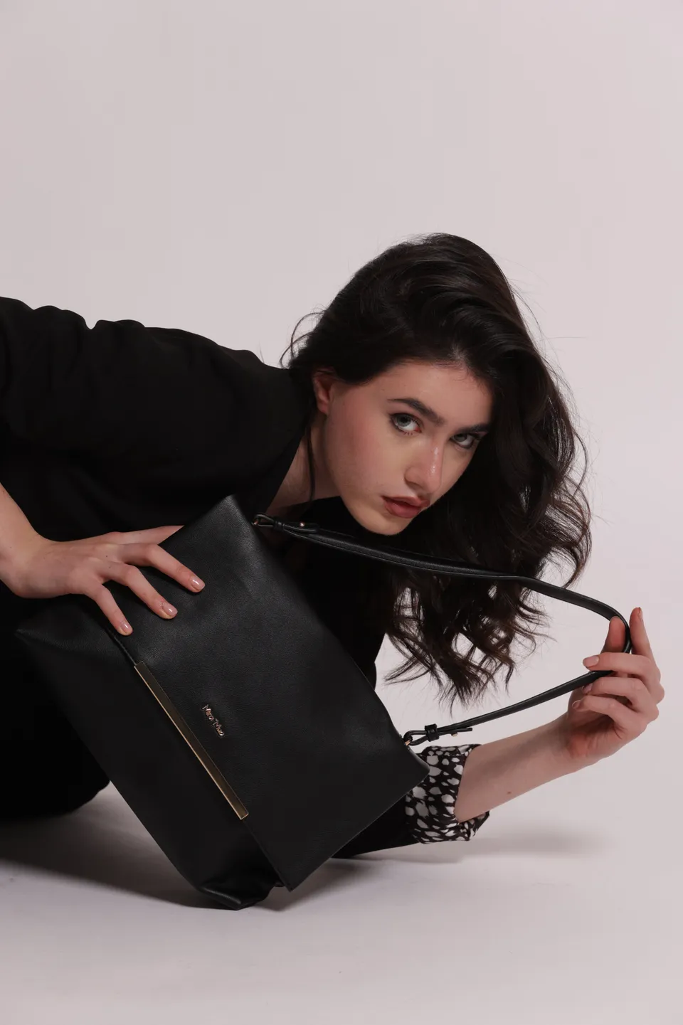 Mimi Mua Borsa a Spalla Dettaglio Dorato Nero