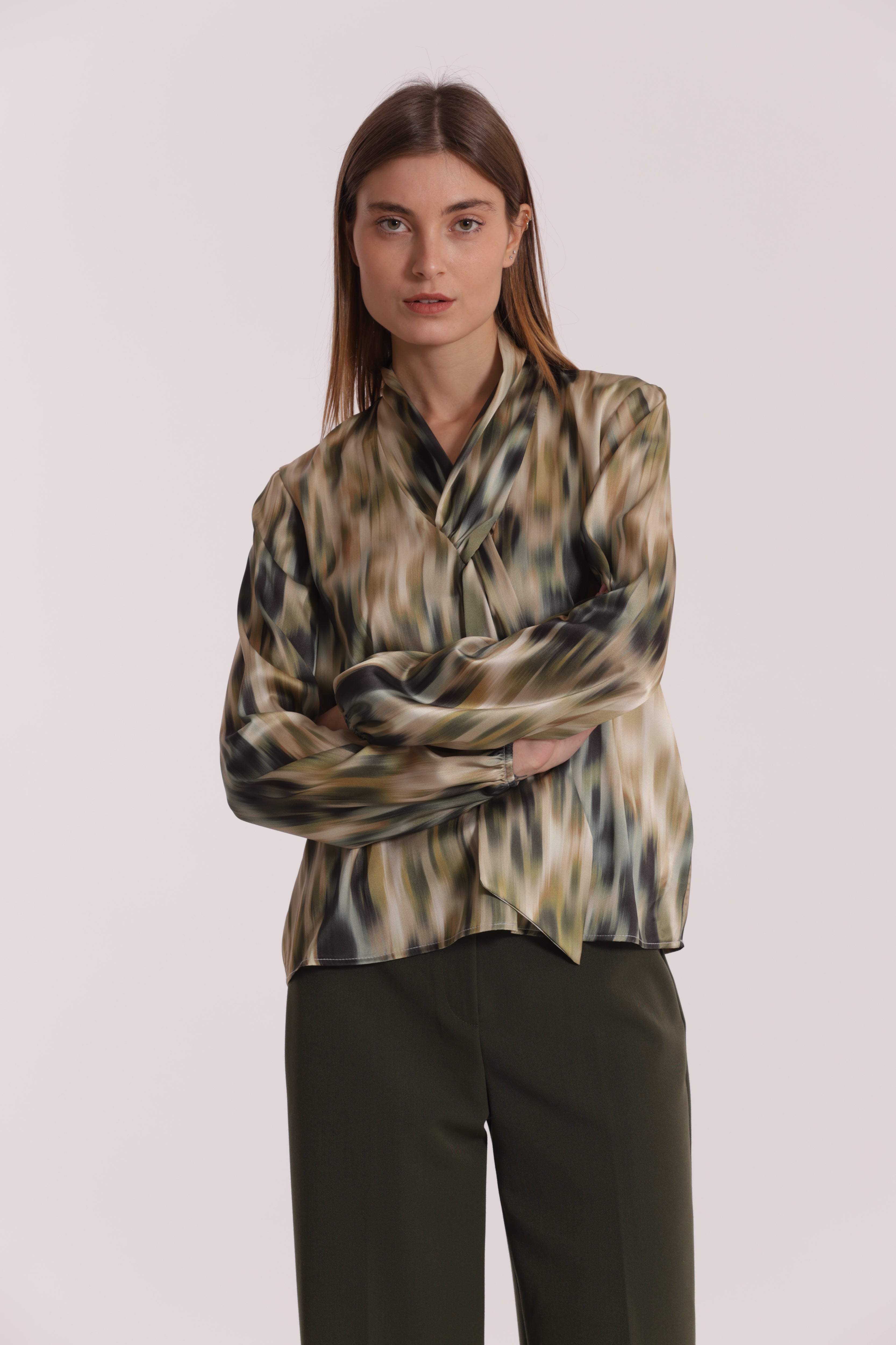Mimi Mua Blusa con Cravattino Fantasia Fusion blusa mosto
