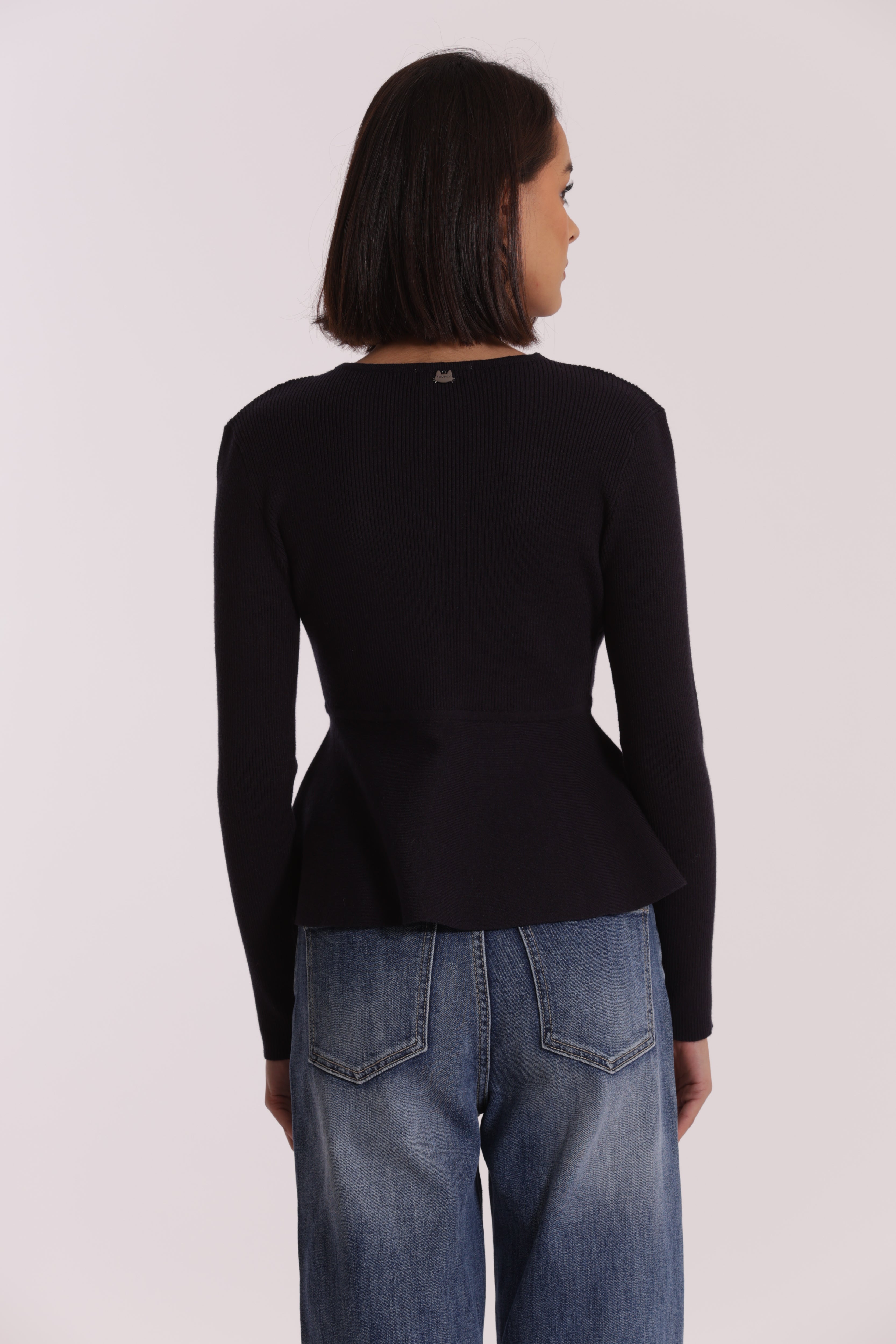 Mimi Mua cardigan svasato bottoni nero morbido