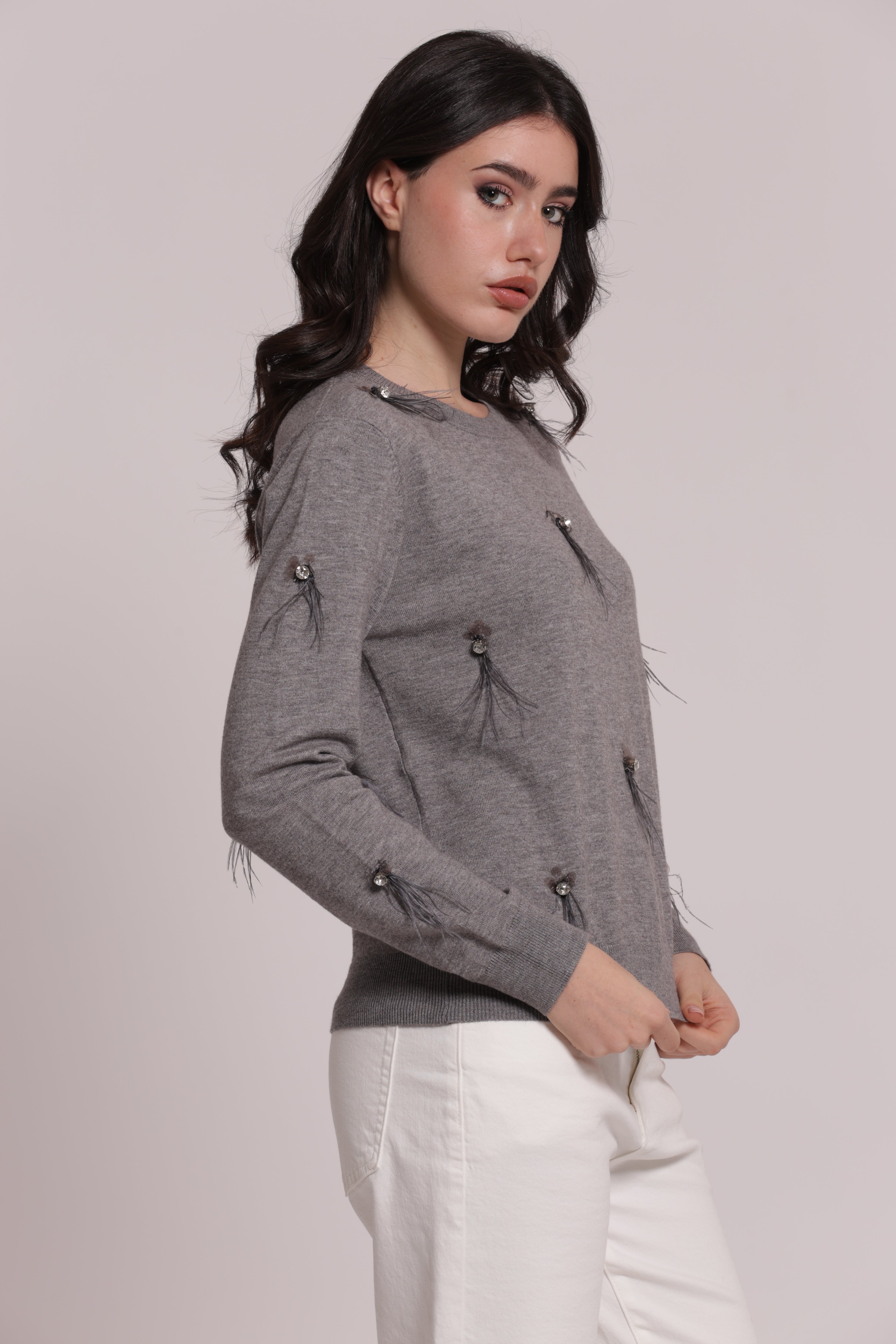 Mimi Mua Maglia Scollo Tondo con Piume Nera