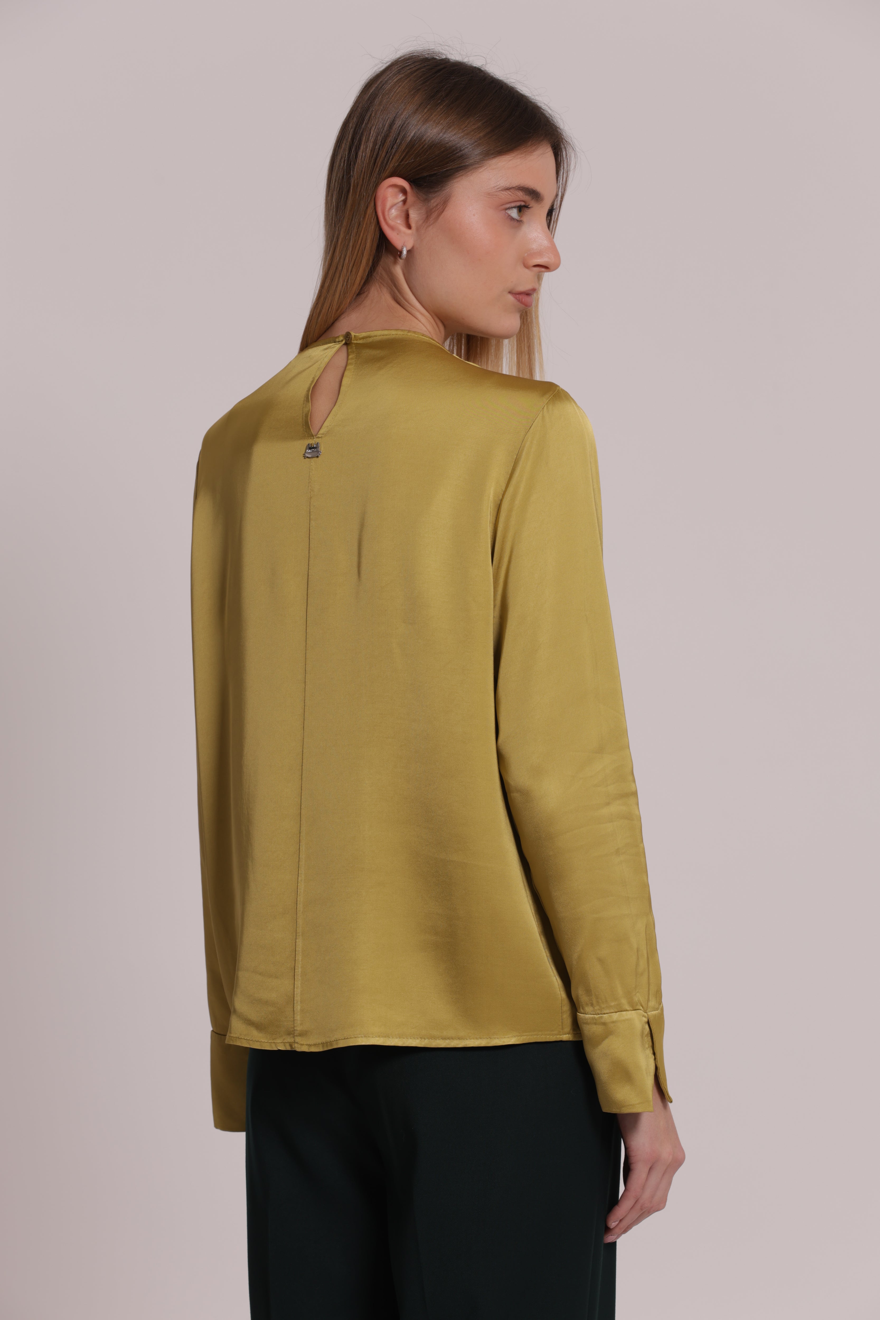 Mimi Mua Blusa Raso Viscosa Scollo Tondo Nera Elegante