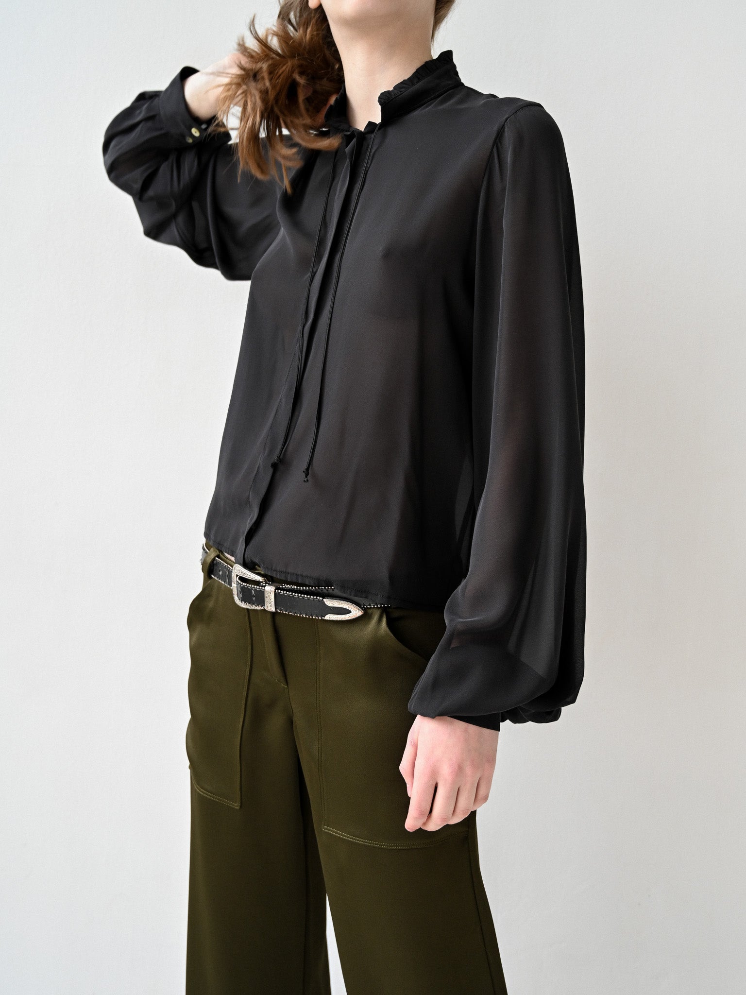GiglioTigrato Yoko camicia seta nera bottoni nascosti