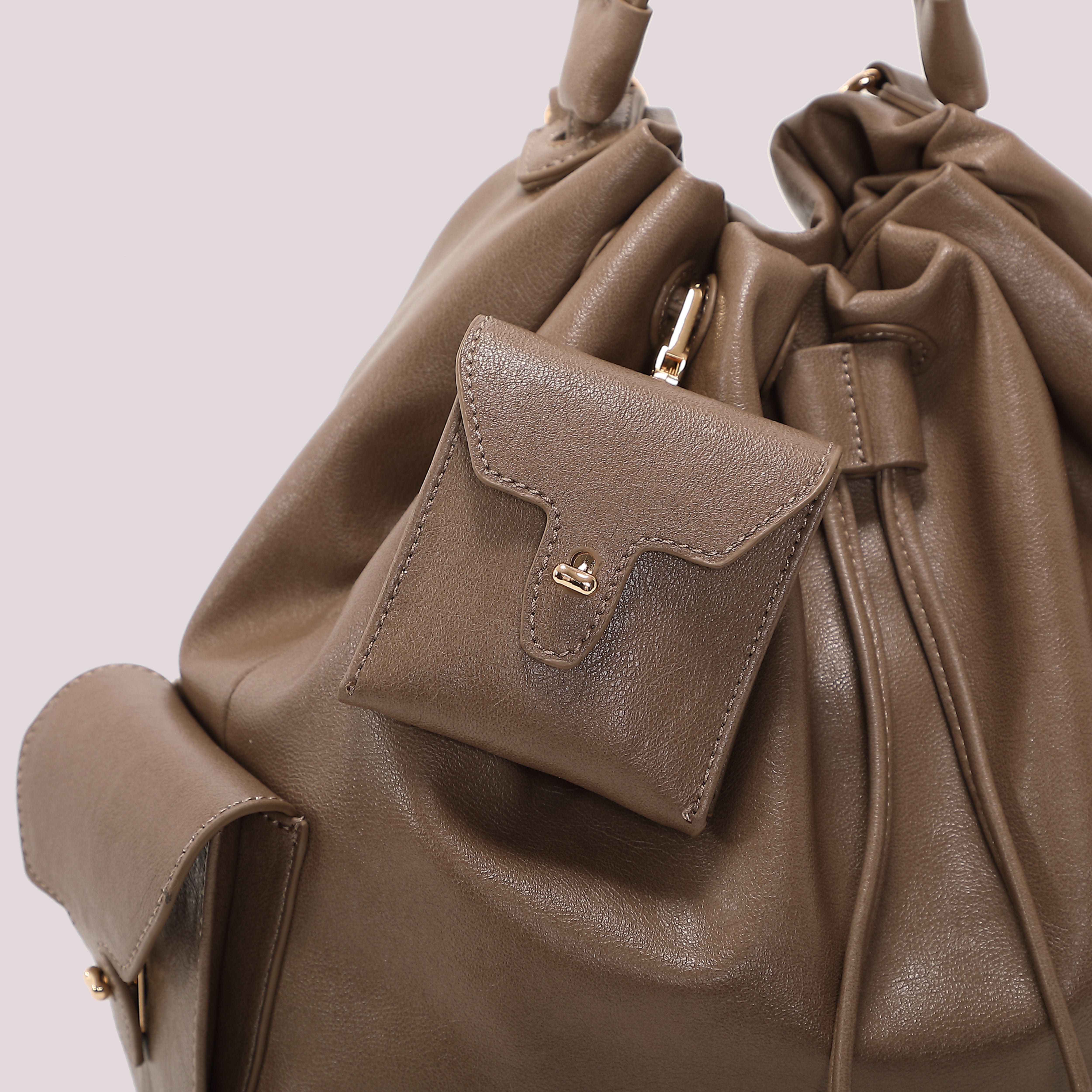 Mimi Mua zaino con tasche nero similpelle