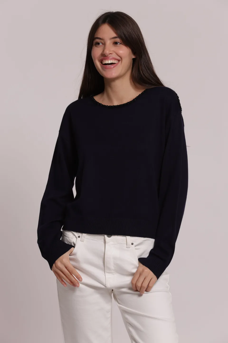 Mimi Mua Maglia Scollo Tondo Perline Nera Morbida