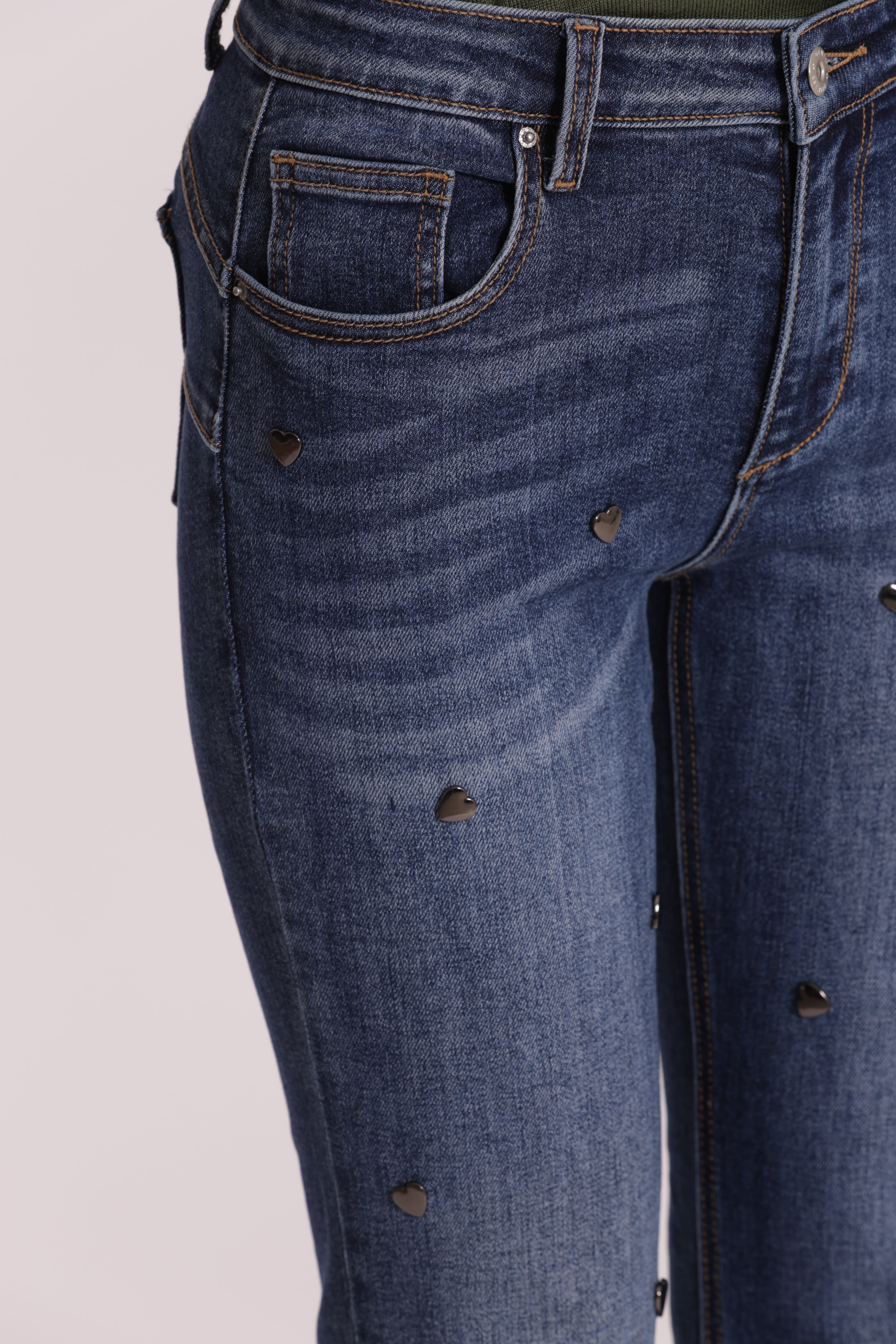 Mimi Mua Jeans Flare con Borchie Cuore Blu Medio denim