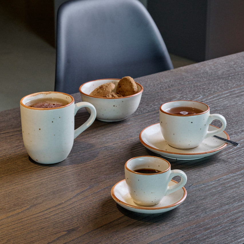 On Earth Bisque tazza ceramica beige con piattino