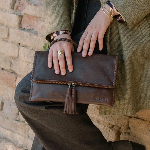 On Earth Cooperative Collection Ardee borsa pelle marrone 28 cm