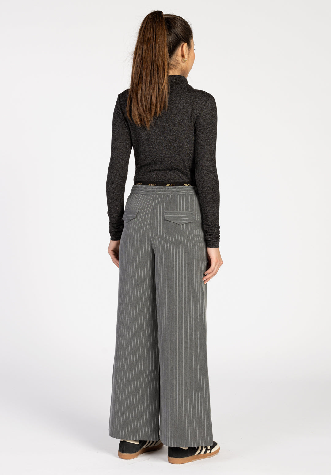 Aaiko Hayley top grigio scuro aderente