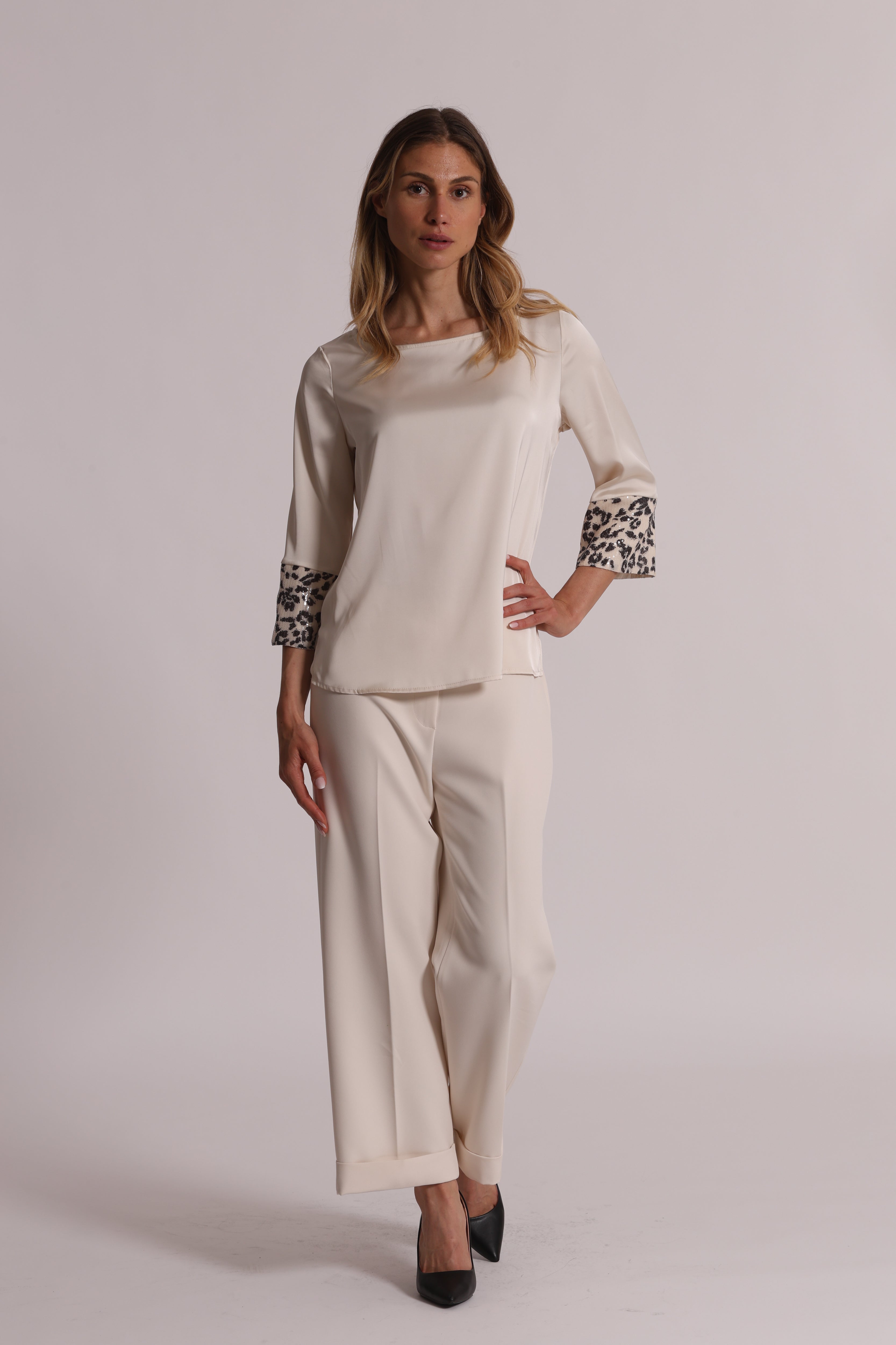Mimi Mua pantaloni con risvolto neri elasticizzati