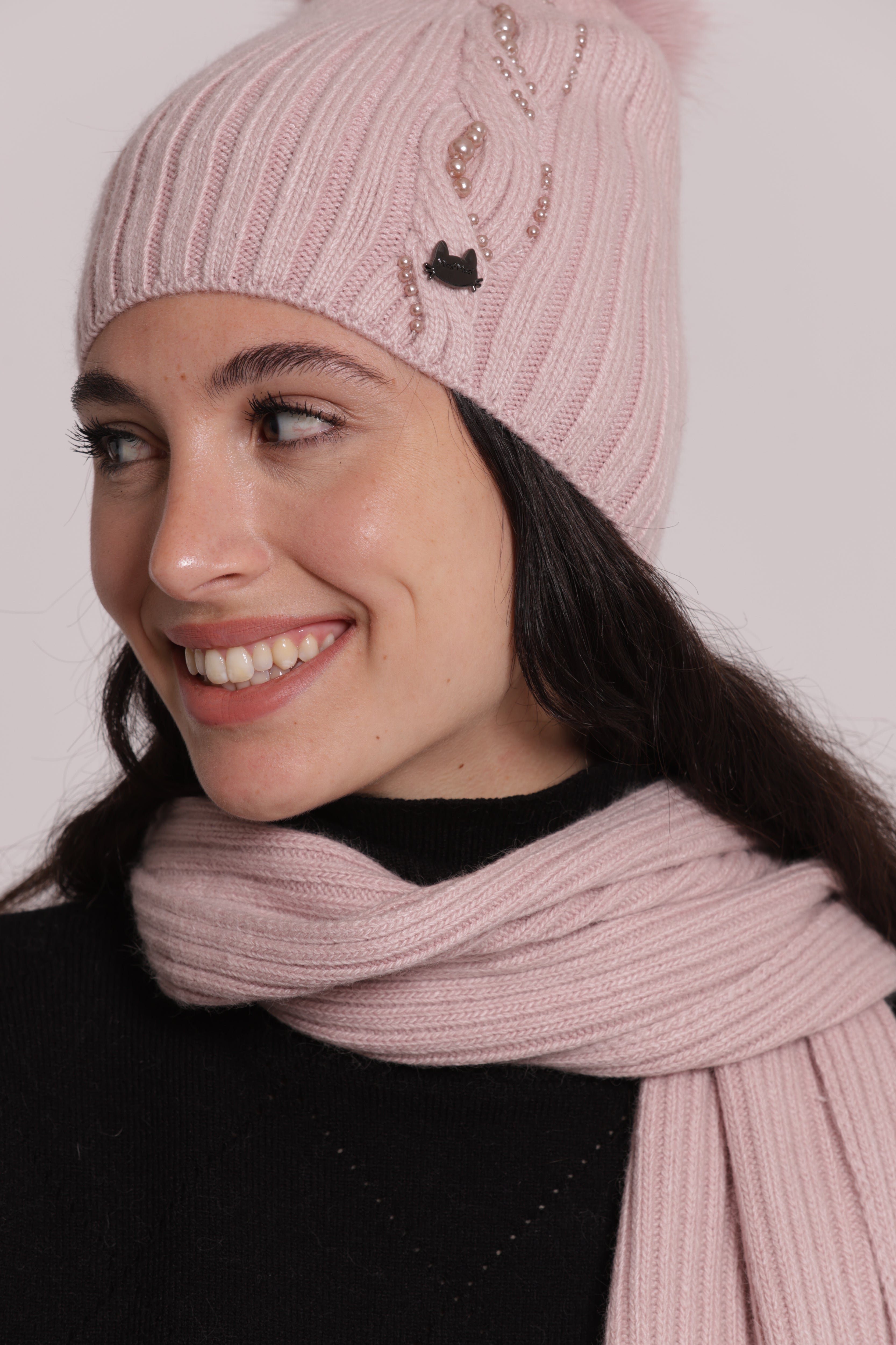 Mimi Mua Perline Berretto Pon Pon Bianco Invernale