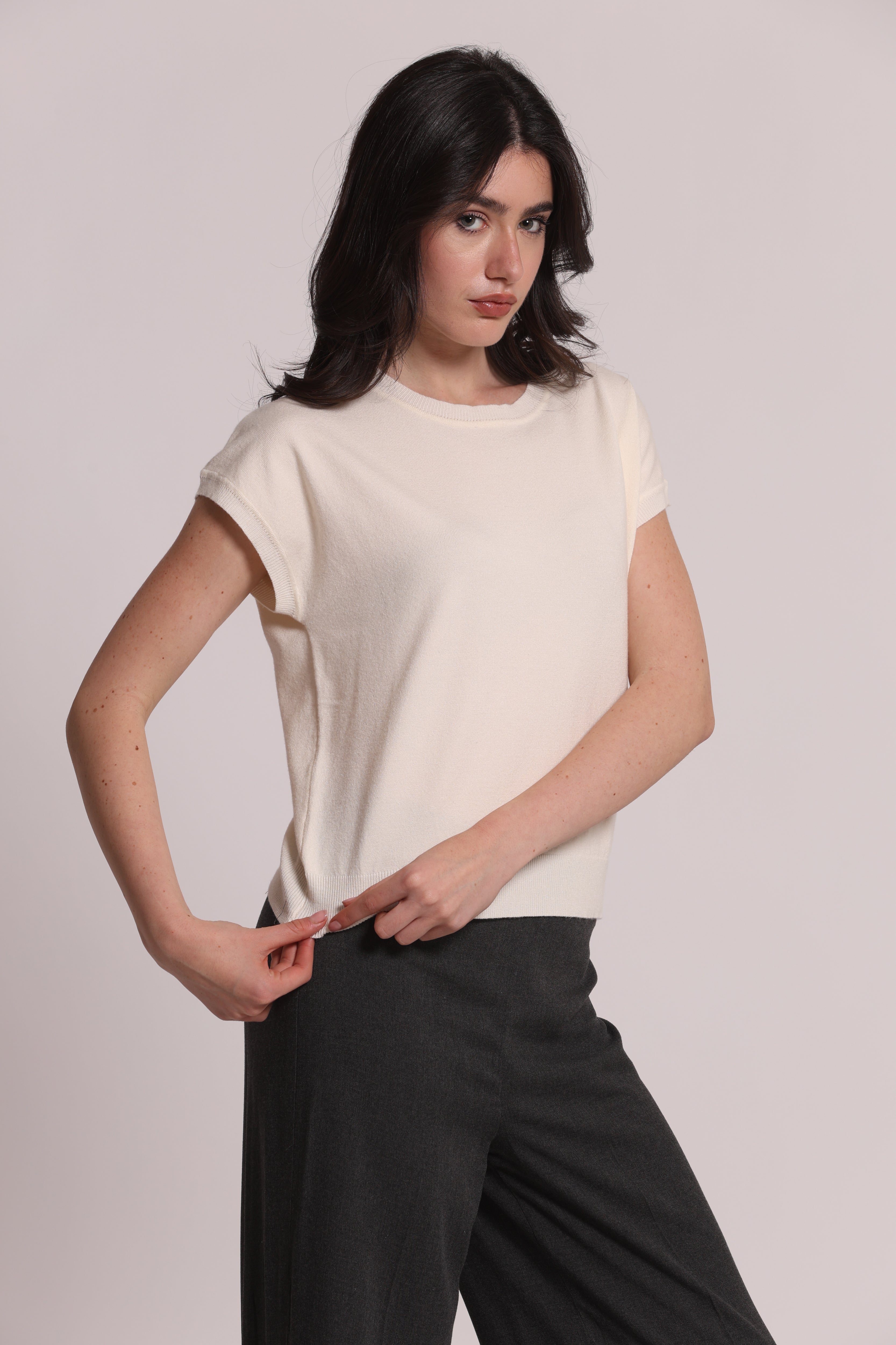 Mimi Mua Maglia a Maniche Corte Nero