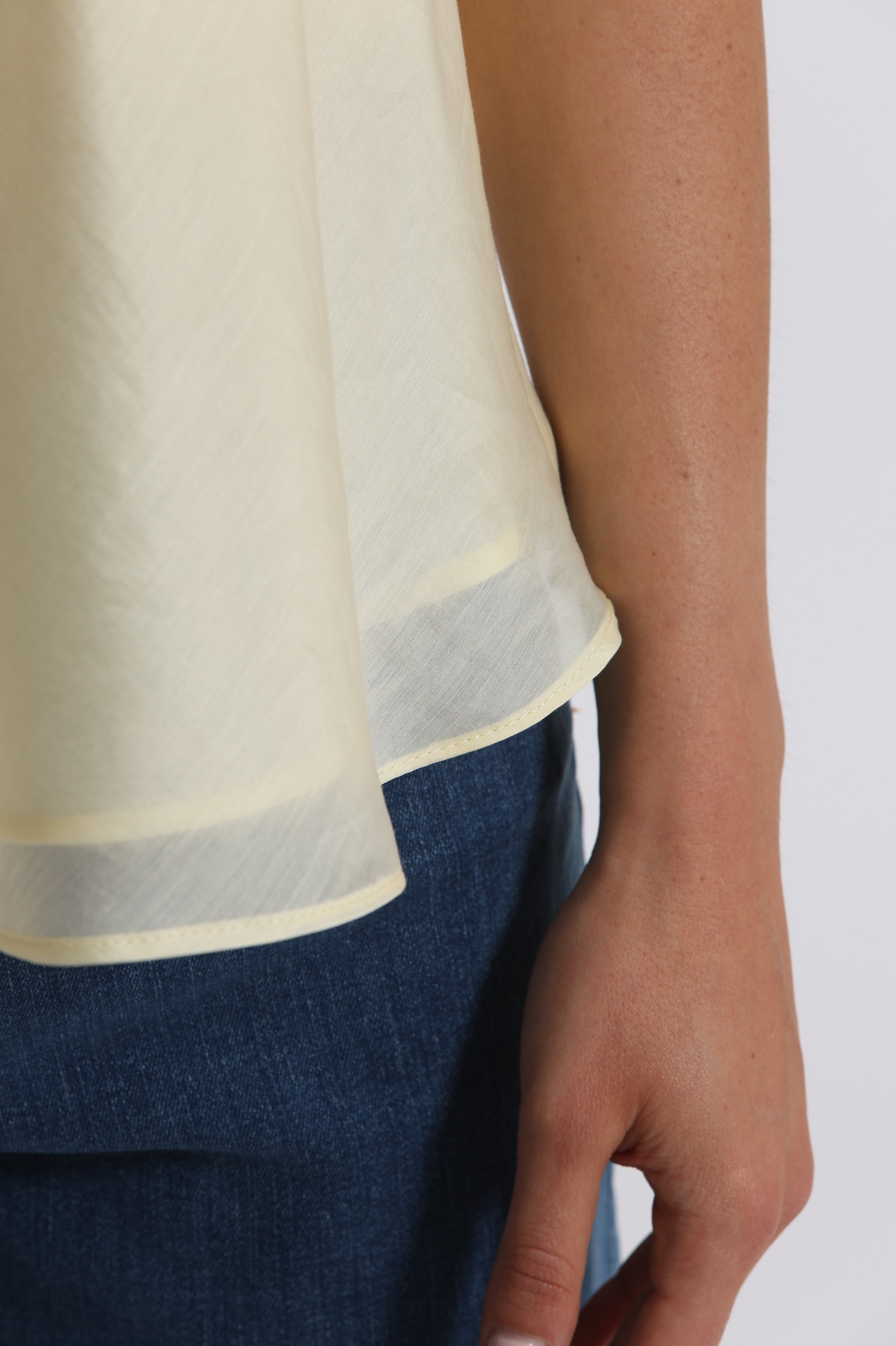 Mimi Mua Top in Tessuto Leggero Blusa Bianco lyocell