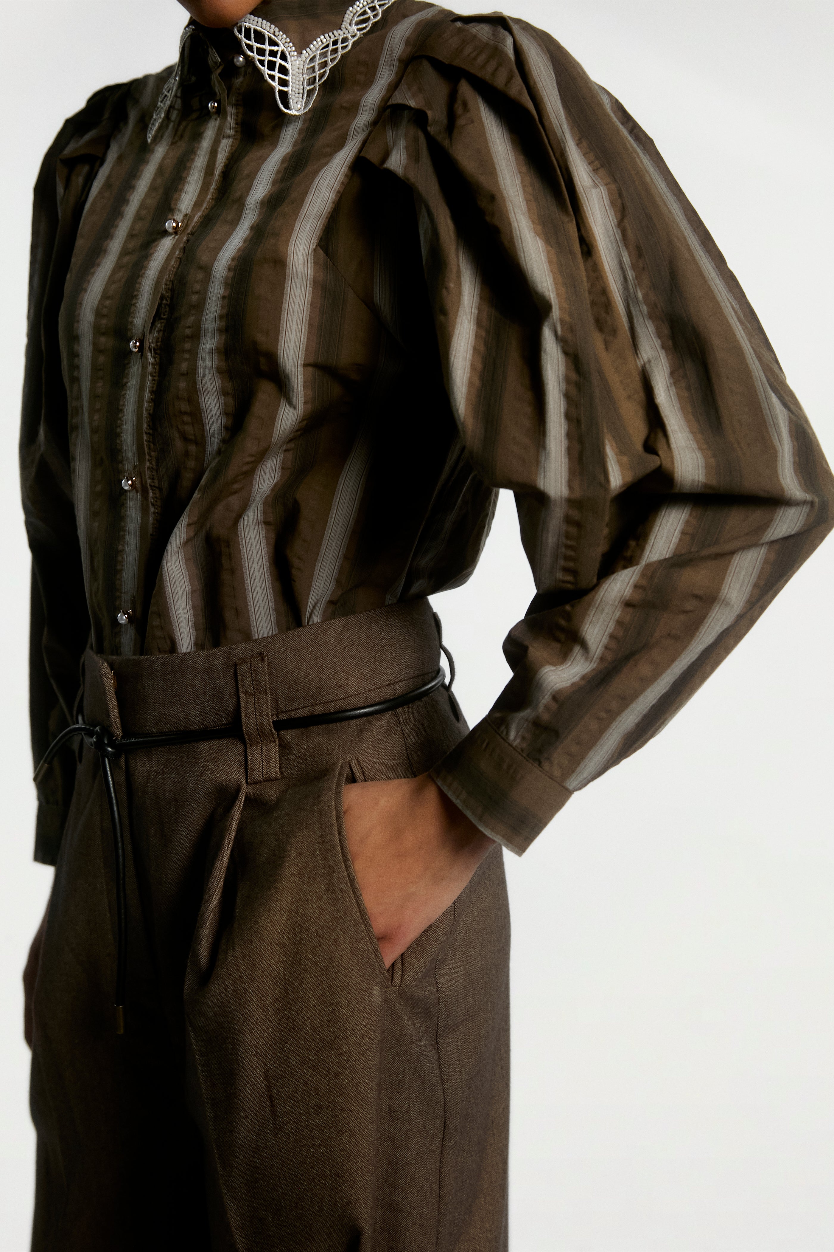 Aaiko Lorven blusa verde righe pizzo elegante