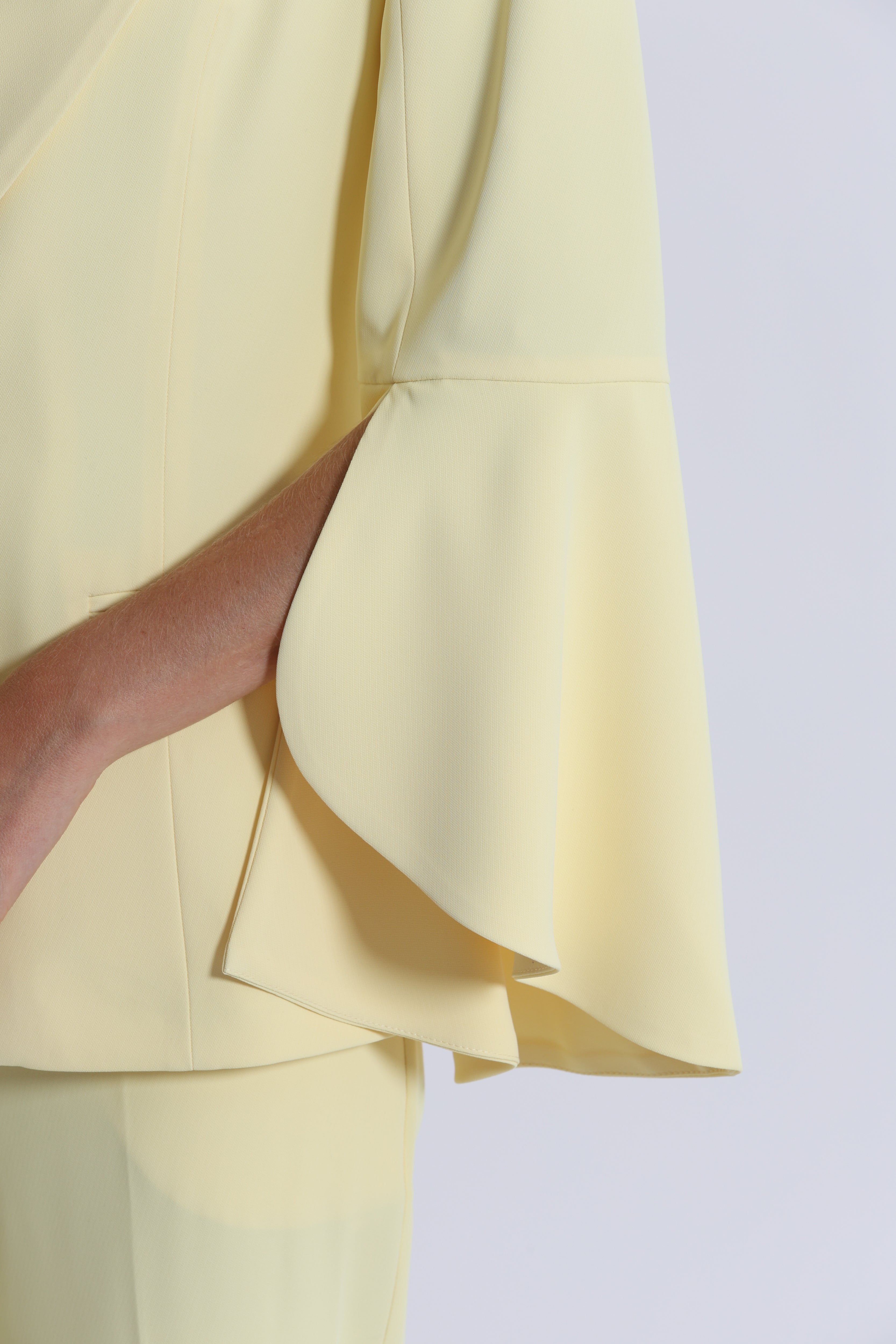 Mimi Mua Giacca con Maniche a Tulipano giallo chiaro elasticizzata
