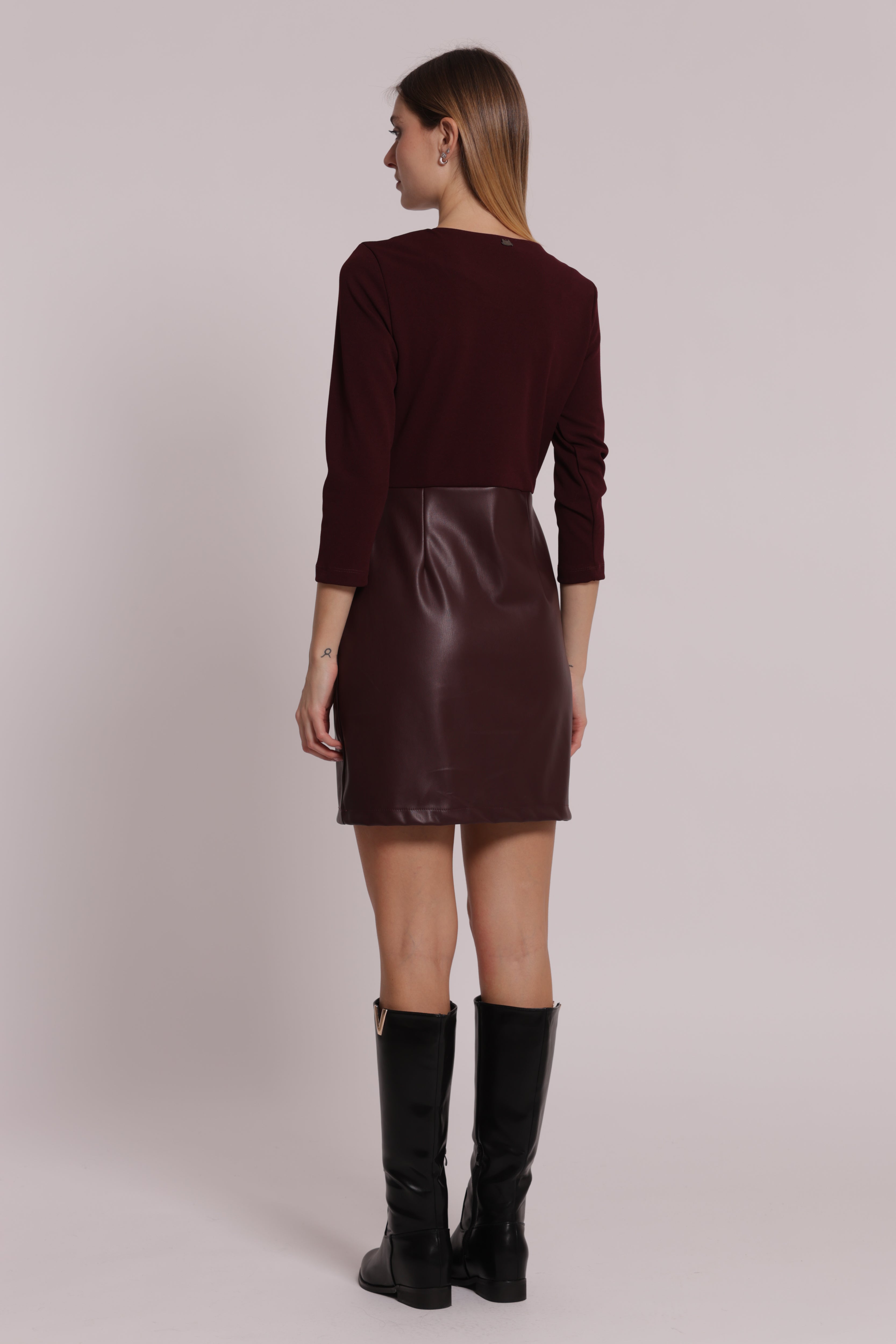 Mimi Mua Abito Corto Similpelle vestito nero