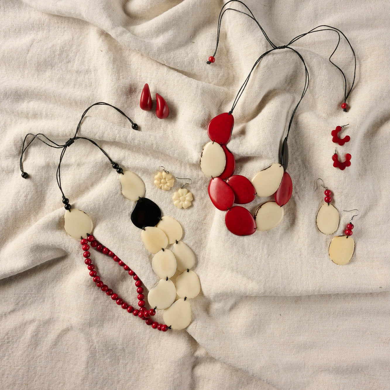 On Earth Cooperative Collection Nina orecchini tagua rossa h 3cm