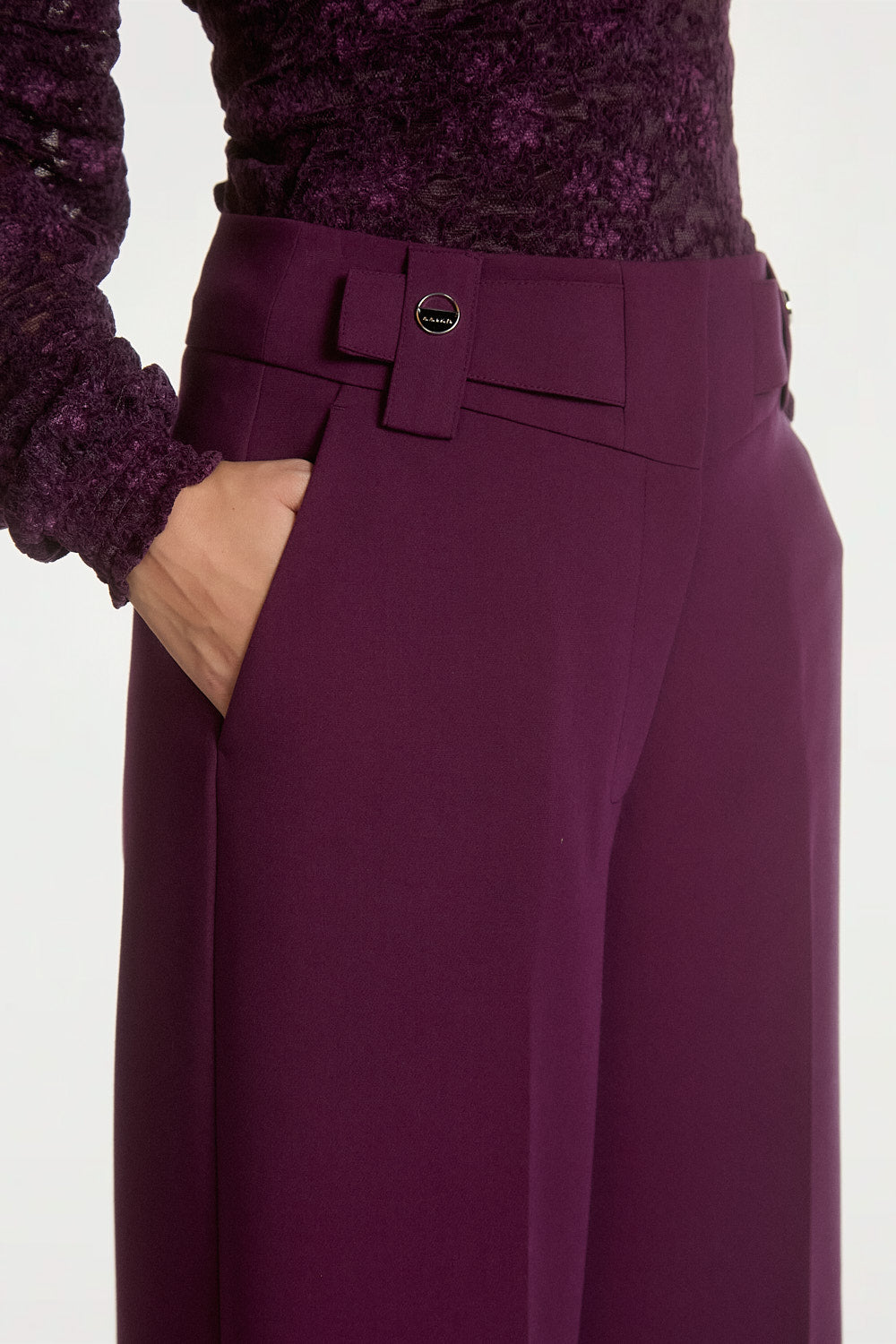 Aaiko Nore pantaloni prugna gamba larga