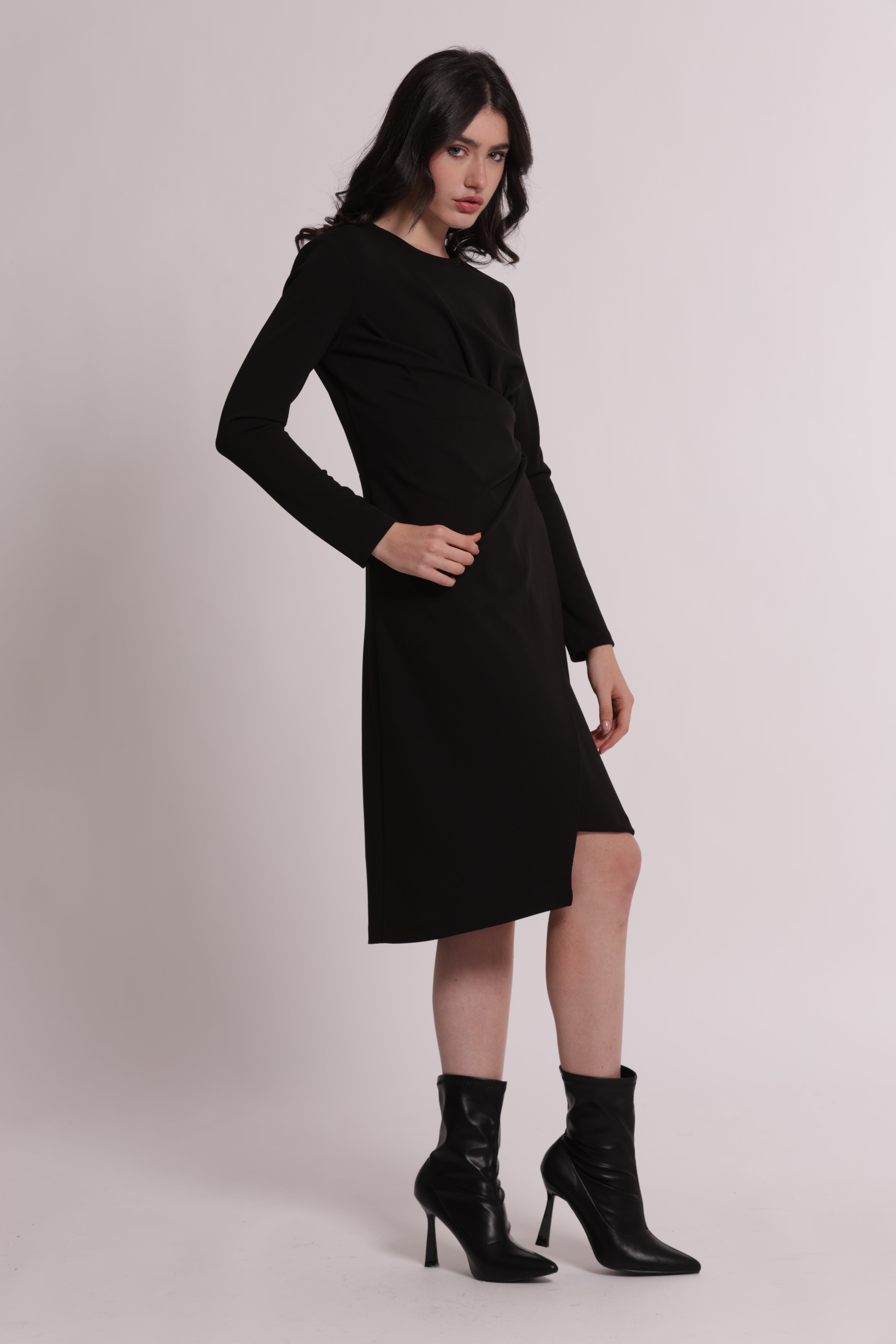 Mimi Mua Abito corto con pieghe vestito nero elegante