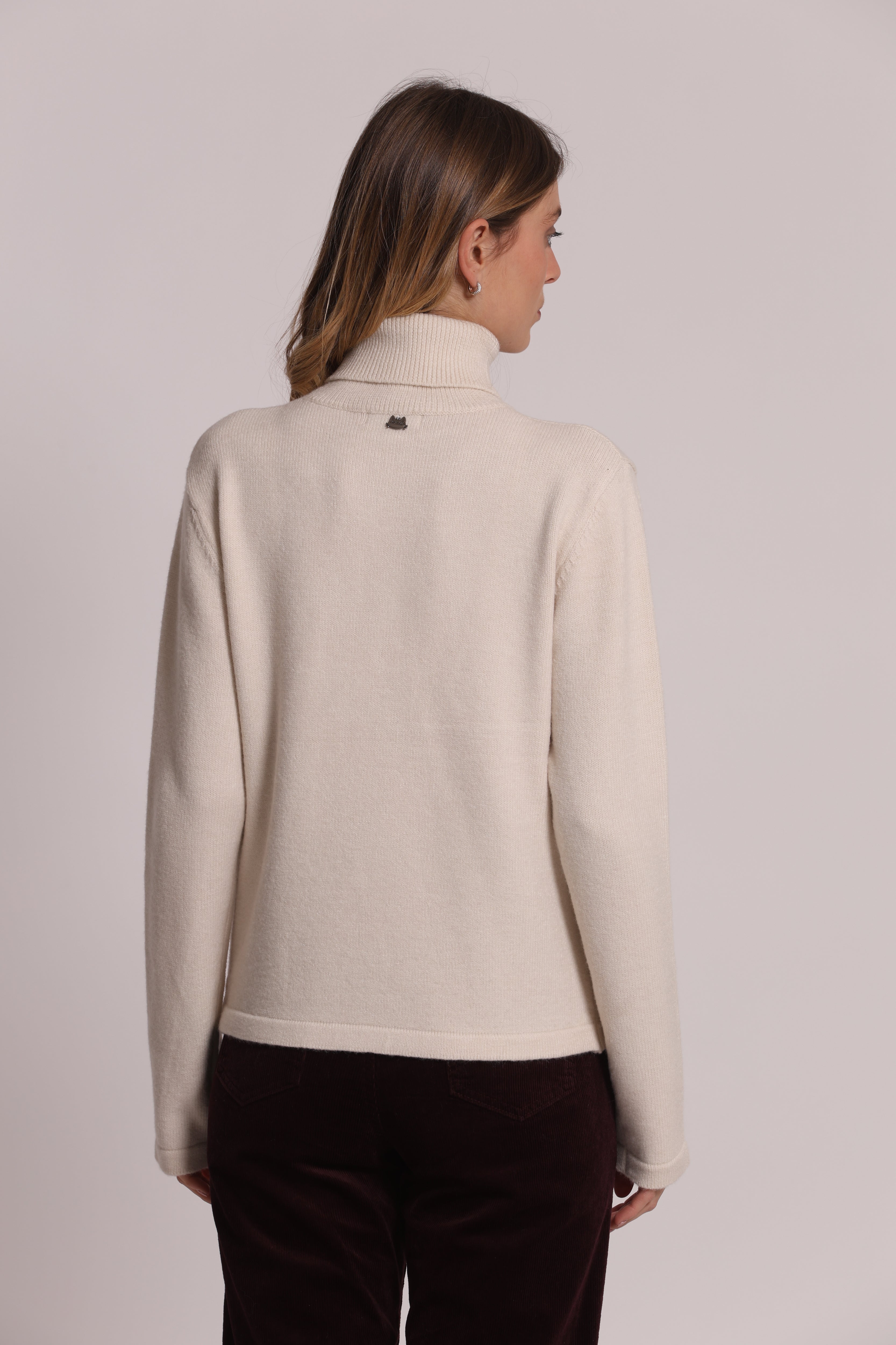 Mimi Mua Maglia Collo Alto Ricami Floreali Nera