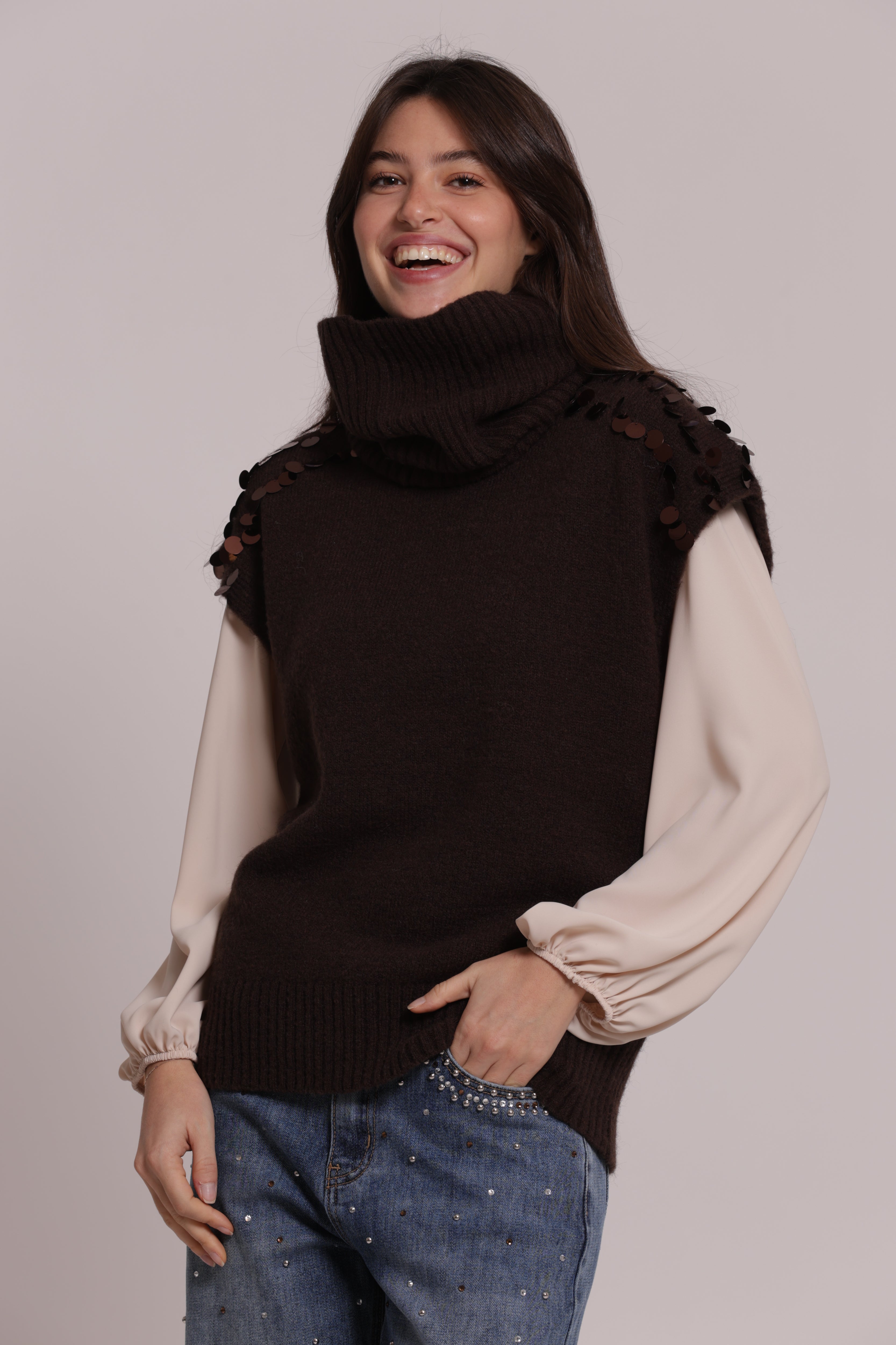 Mimi Mua Maniche Corte Con Paillettes Su Spalle Maglia Nero Elasticizzata