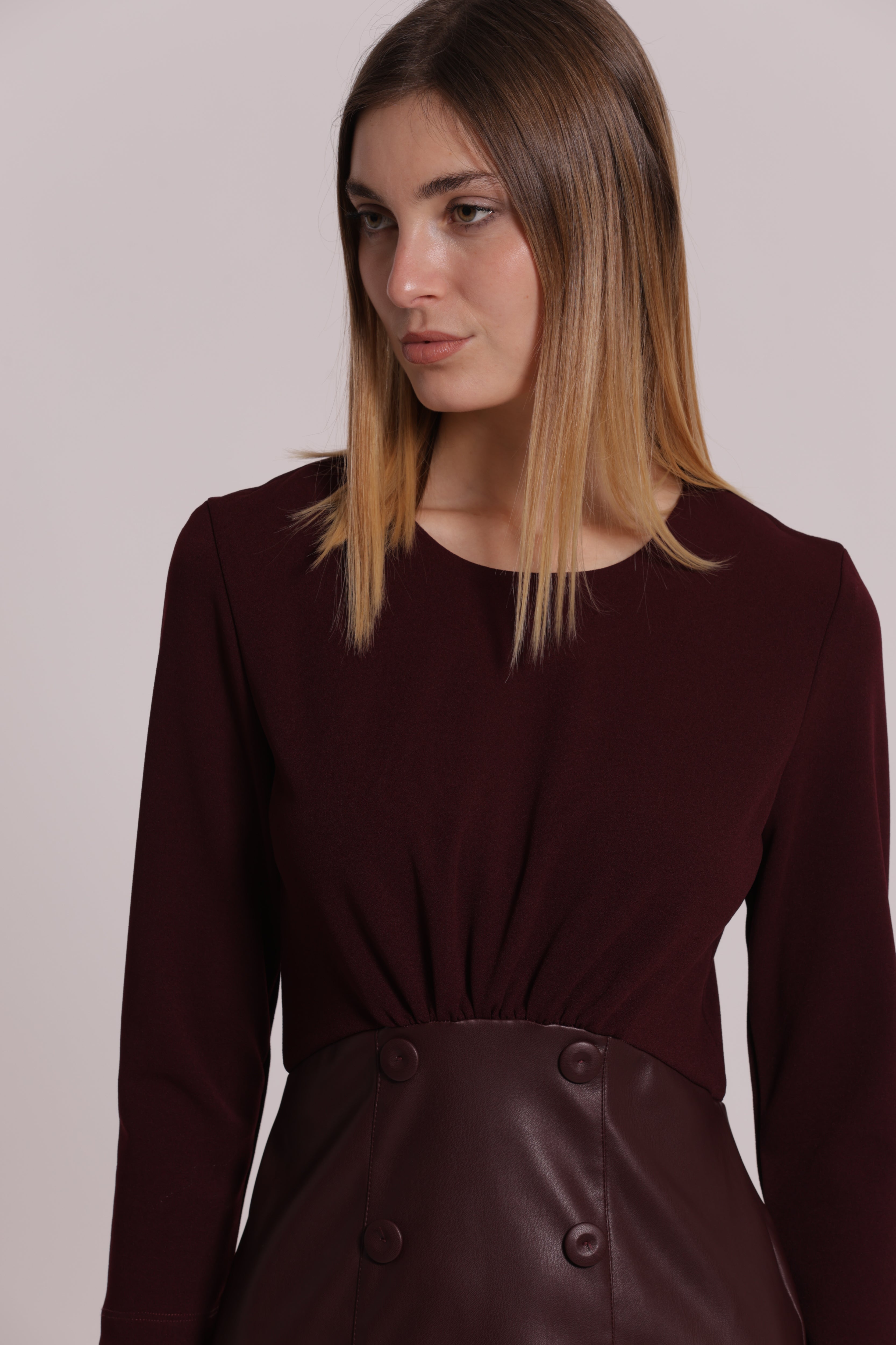 Mimi Mua Abito Corto Similpelle vestito nero