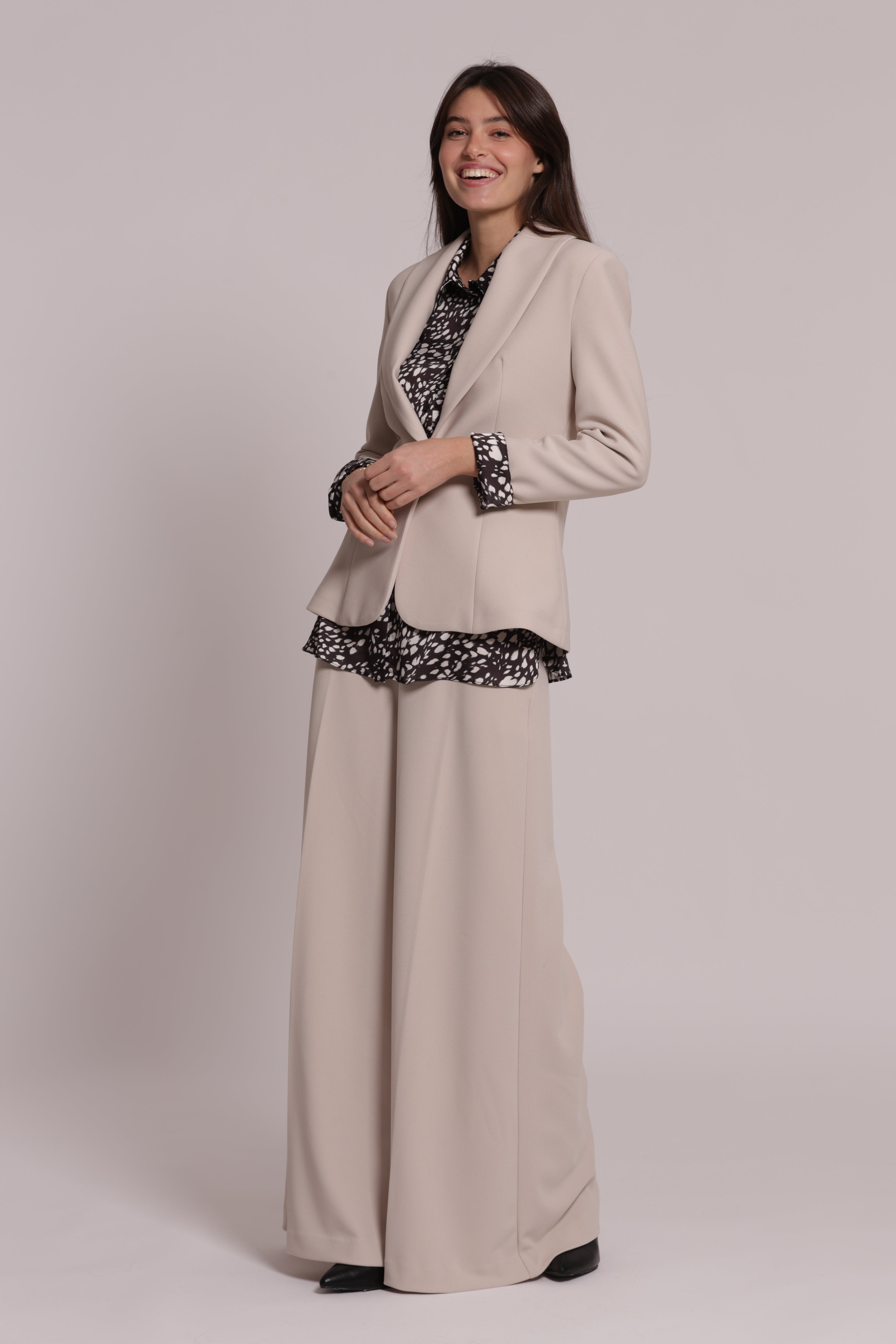 Mimi Mua Giacca Corta in Scuba Crepe Nero