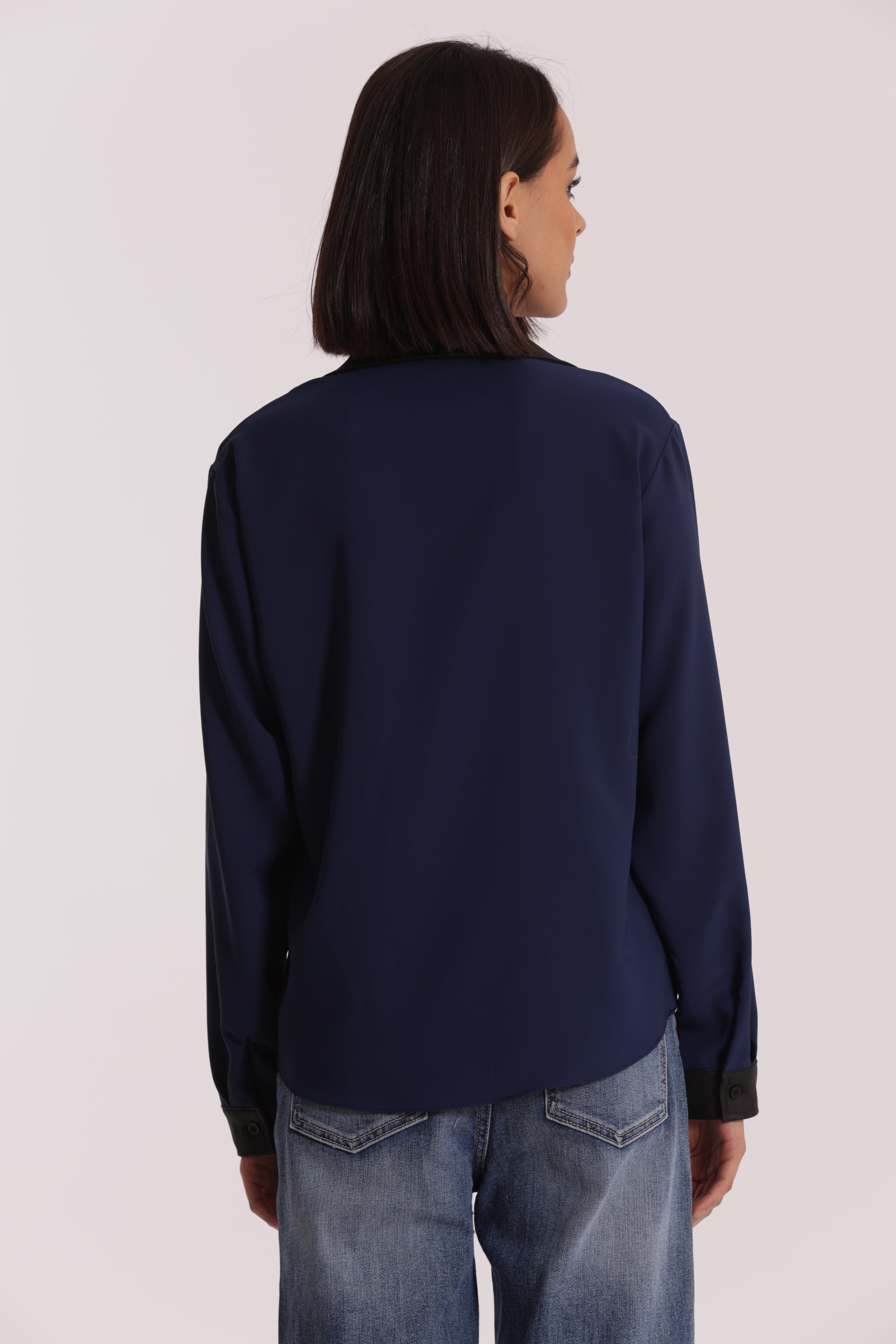Mimi Mua Blusa Colletto Simil Pelle Nero