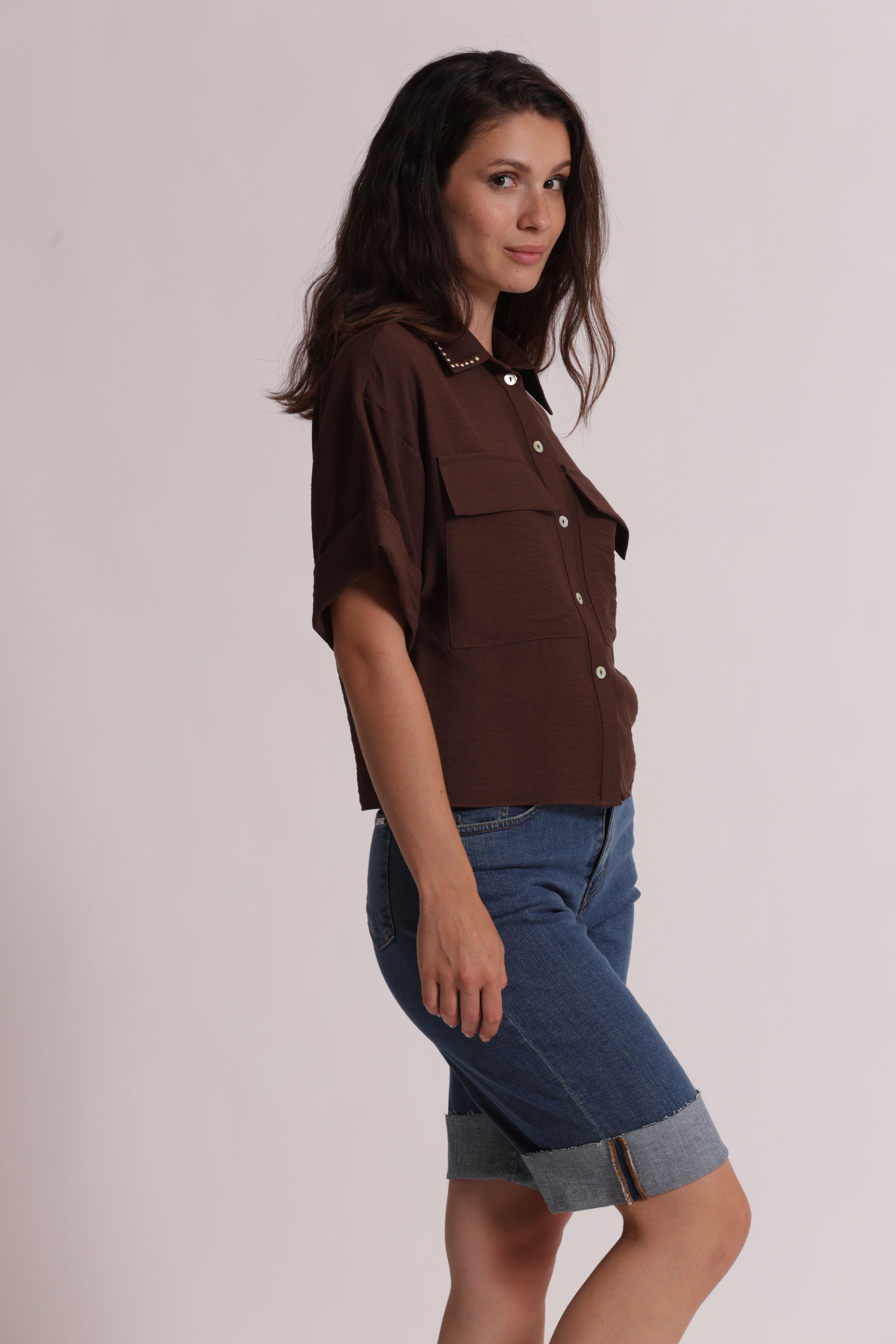 Mimi Mua Cropped con Borchie camicia bianco