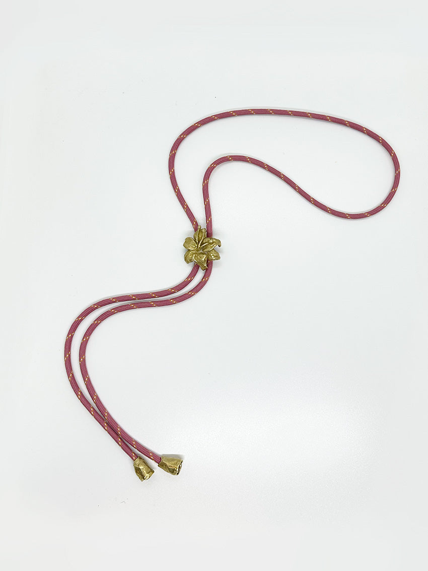 Giglio Tigrato Giglio's Bolo Tie Pink String gioiello bronzo