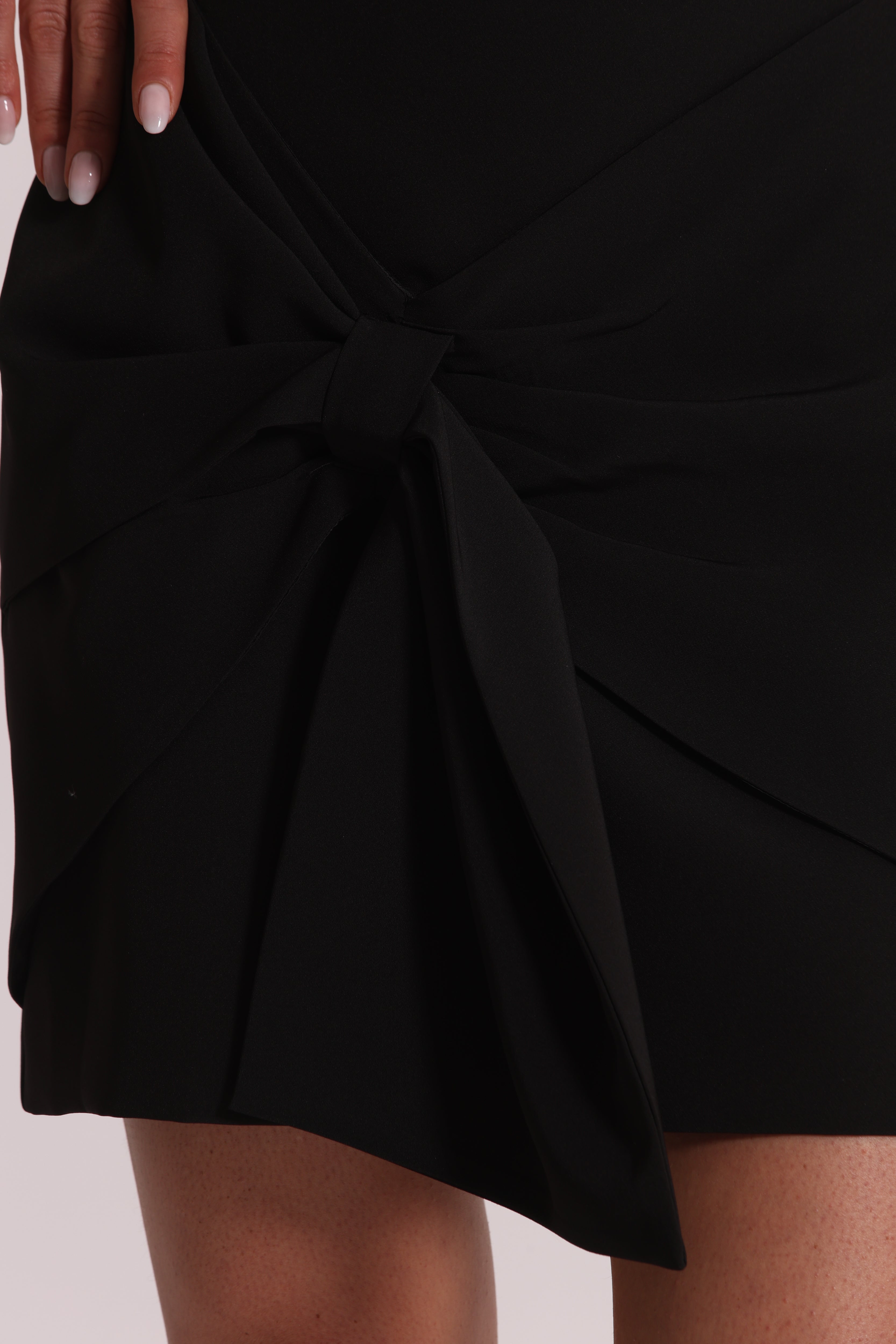 Mimi Mua Gonna Corta con Fiocco Frontale Nero elasticizzata