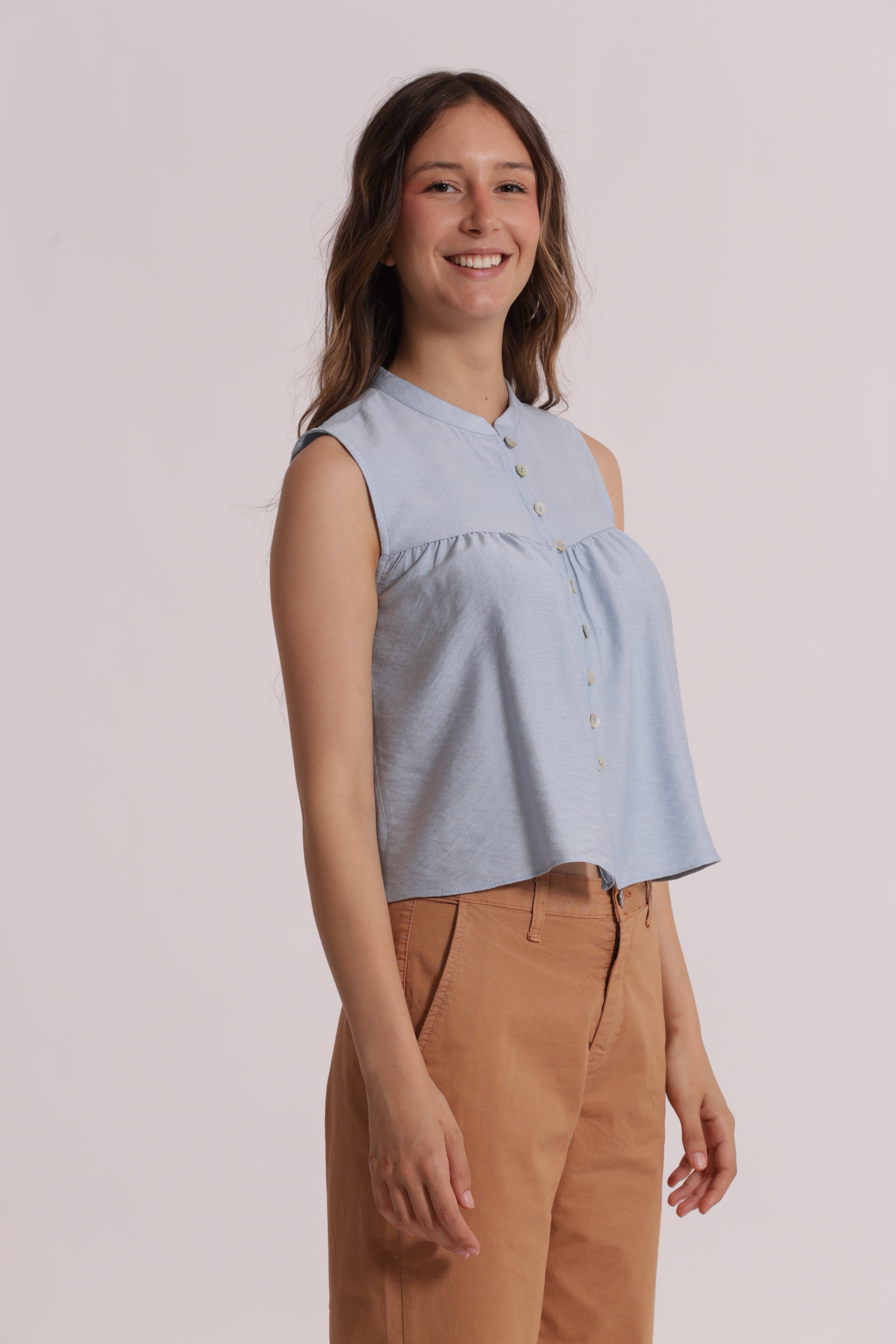 Mimi Mua camicia smanicata visino bianco