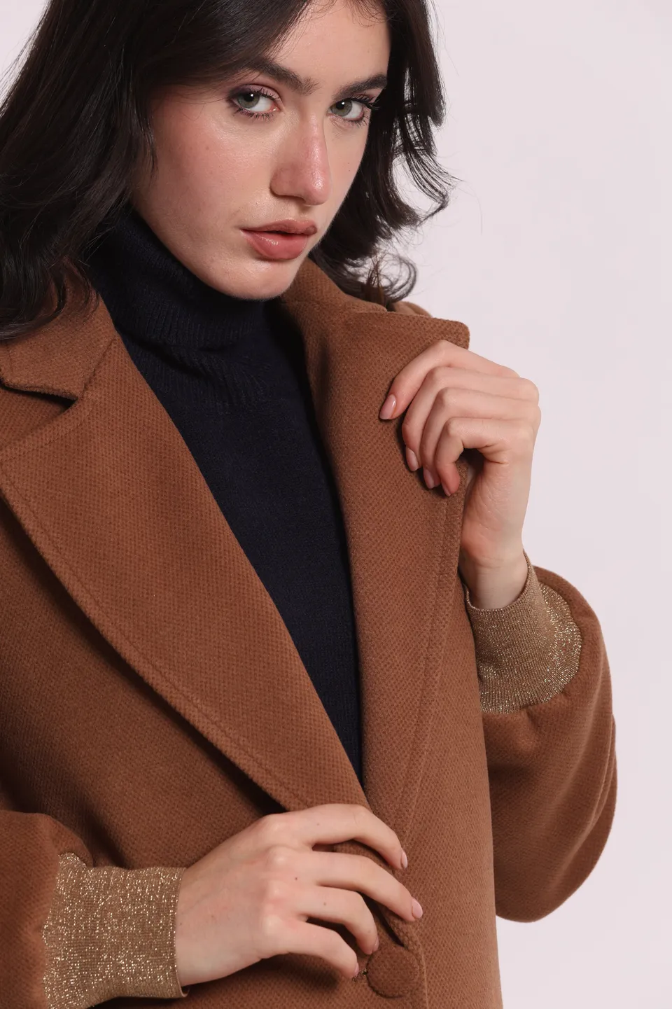 Mimi Mua Cappotto Lungo con Polsini Nero Caldo