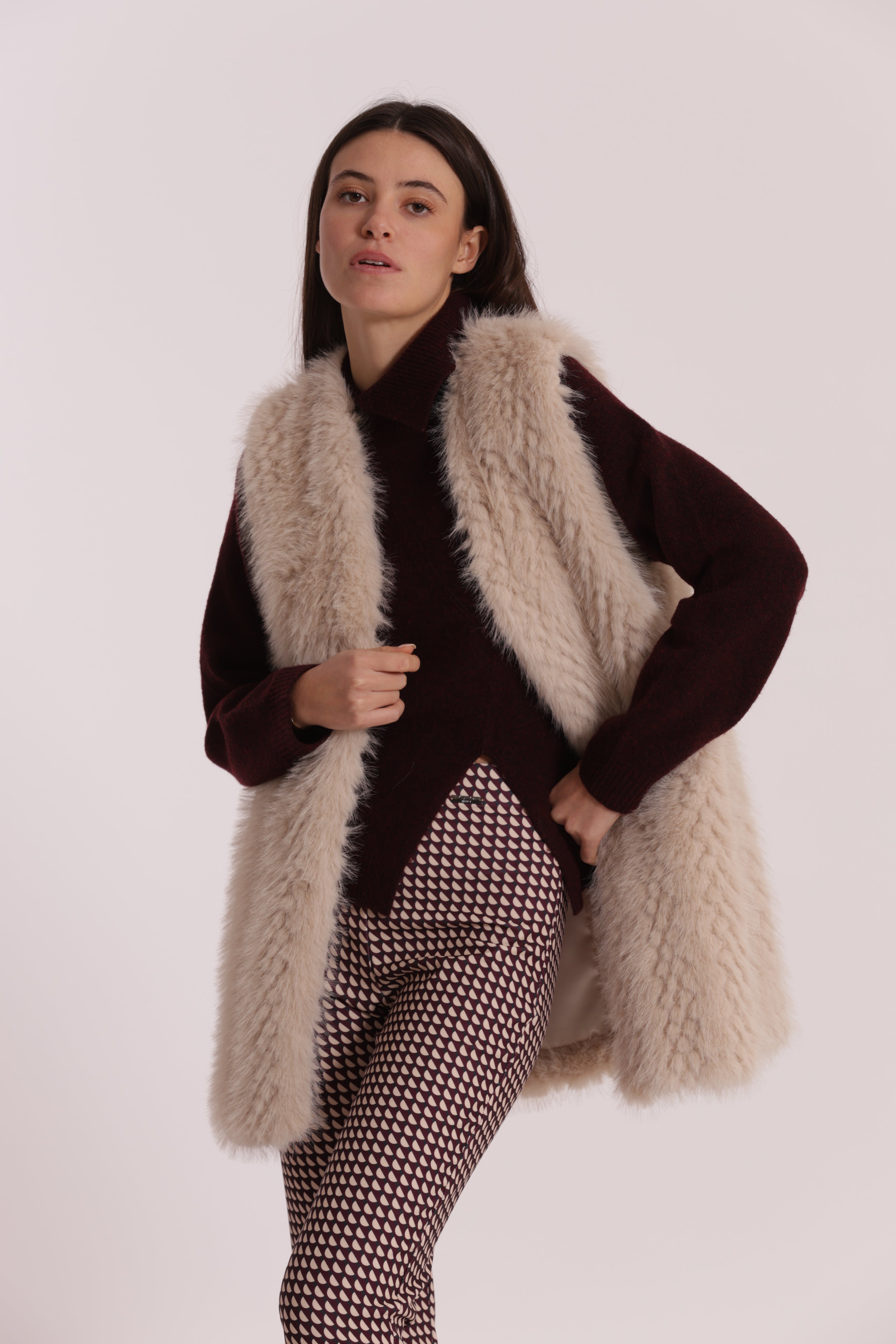 Mimi Mua Gilet Lungo Effetto Montone Beige