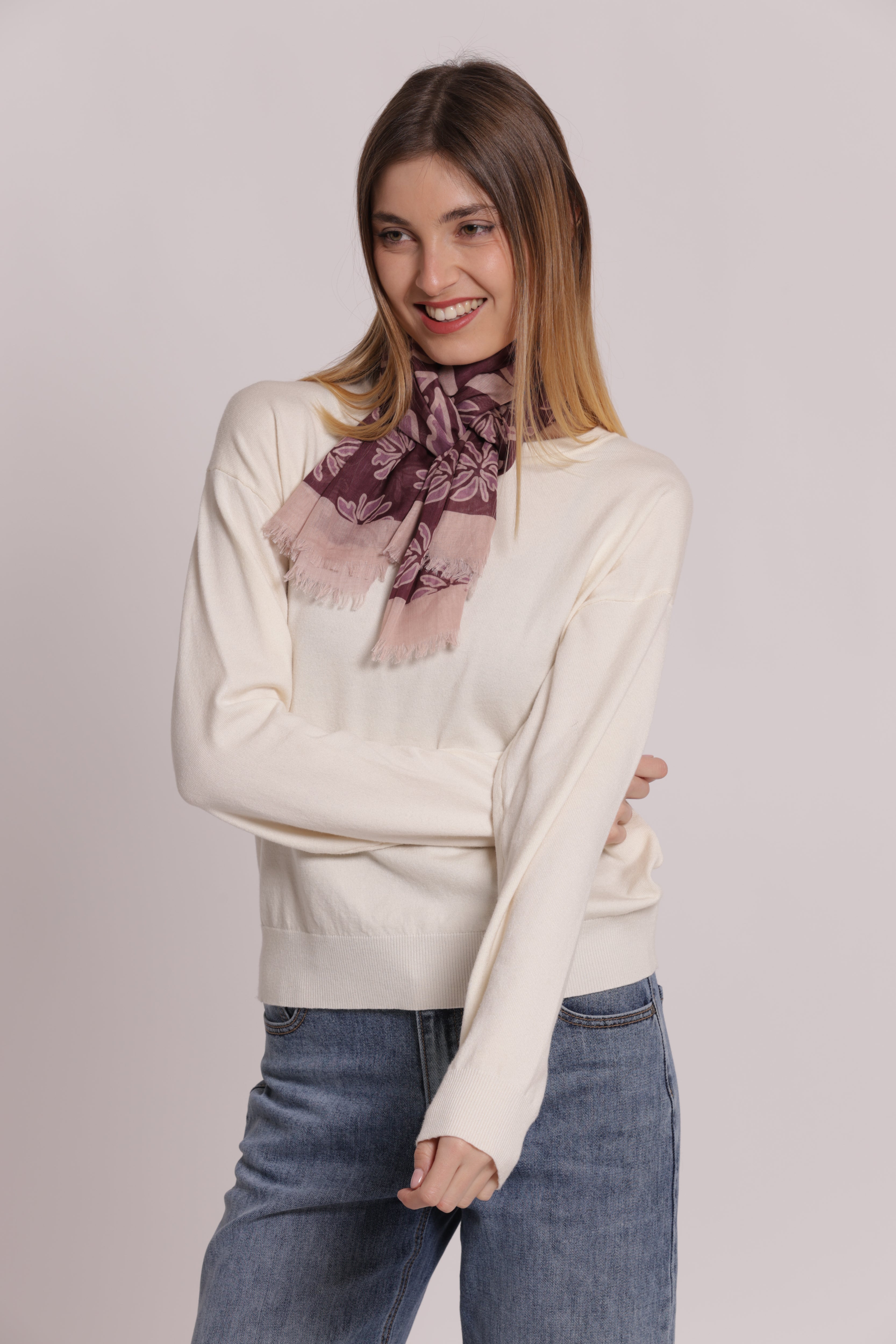 Mimi Mua Foulard Flower Bottom 135x135 Nero