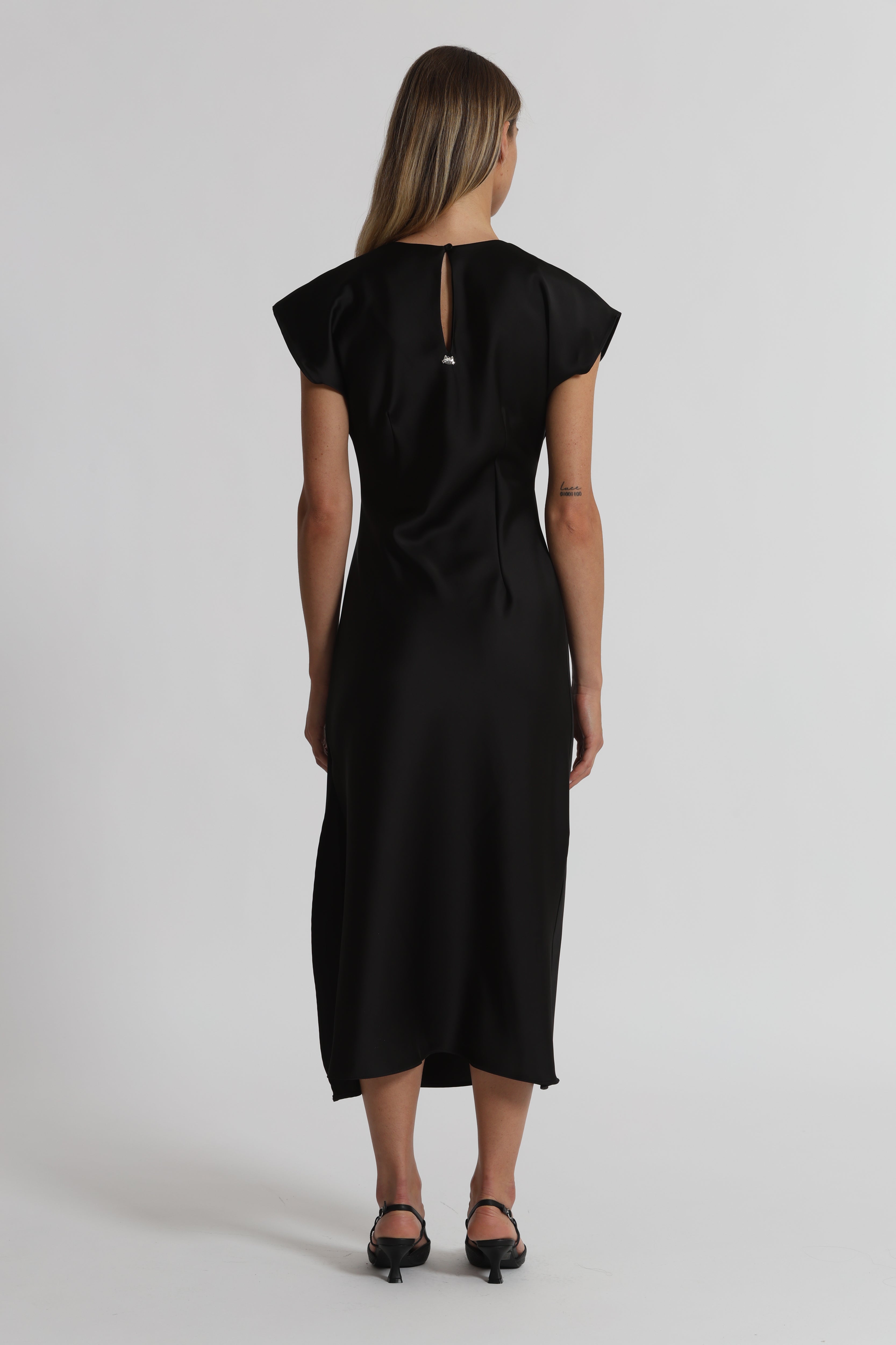 Mimi Mua maniche corte abito lungo nero elegante