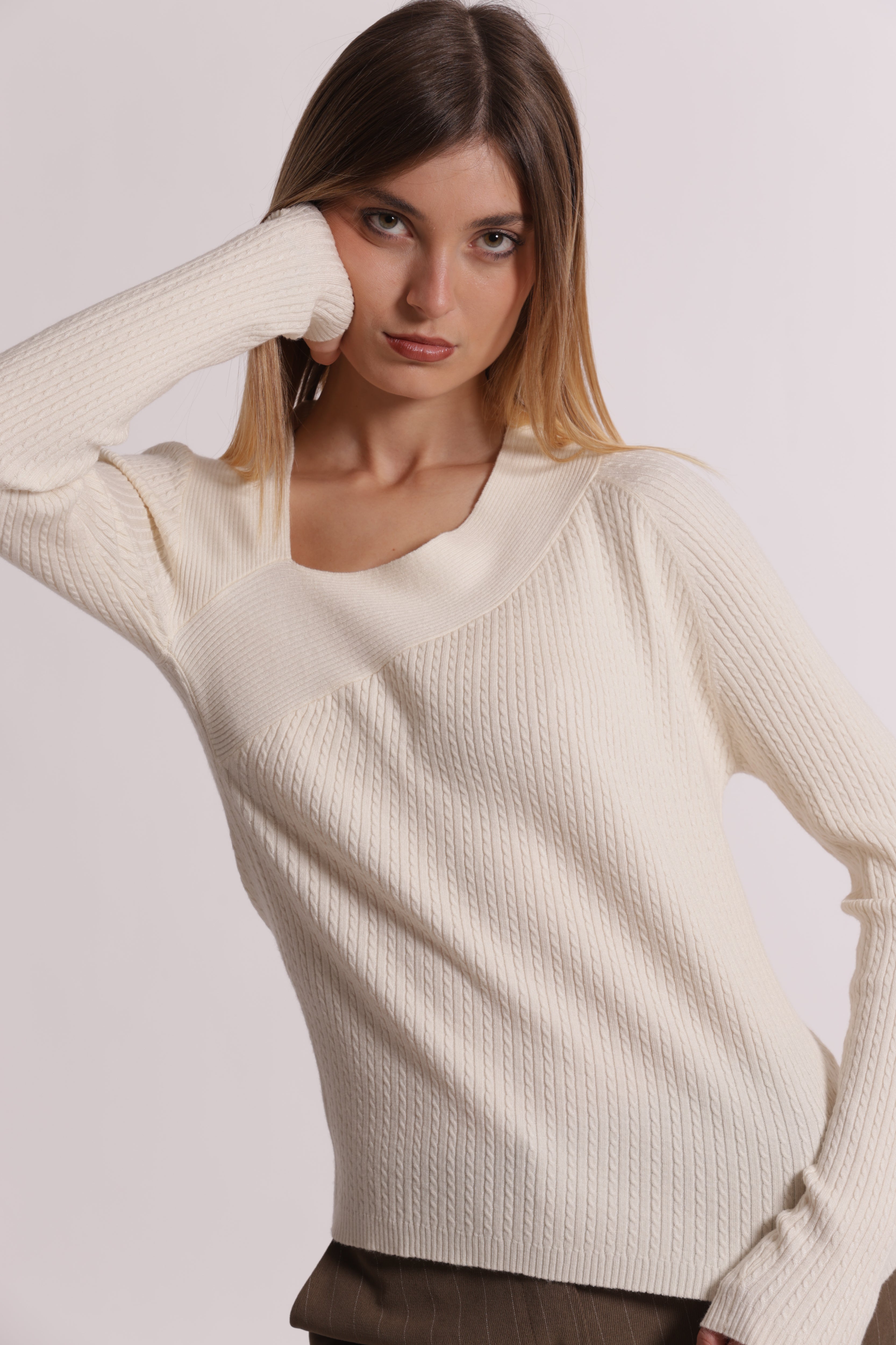 Mimi Mua Maglia Cut Out Nera Viscosa