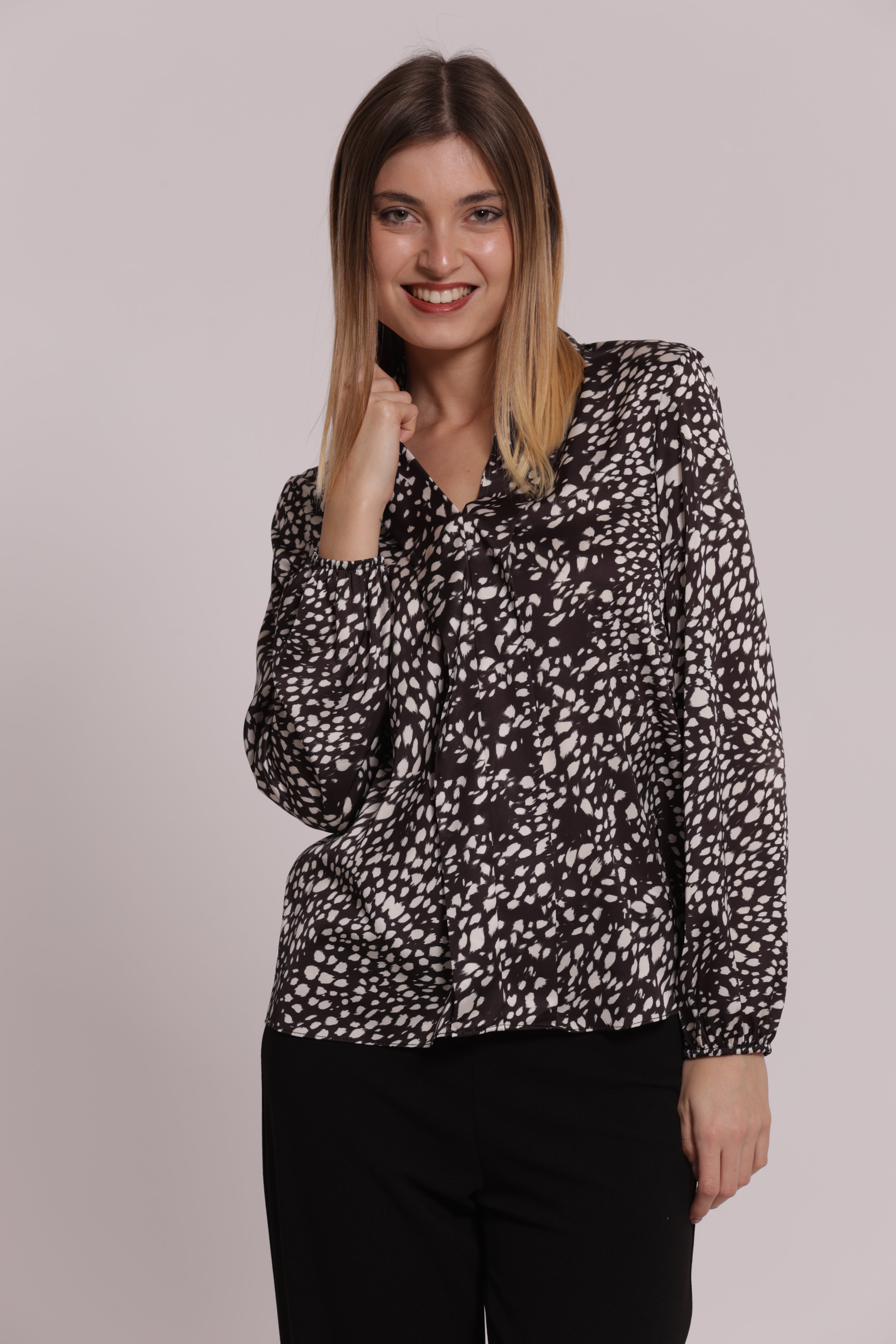 Mimi Mua Blusa Scollo V Maculato Nero/Bianco Fluida