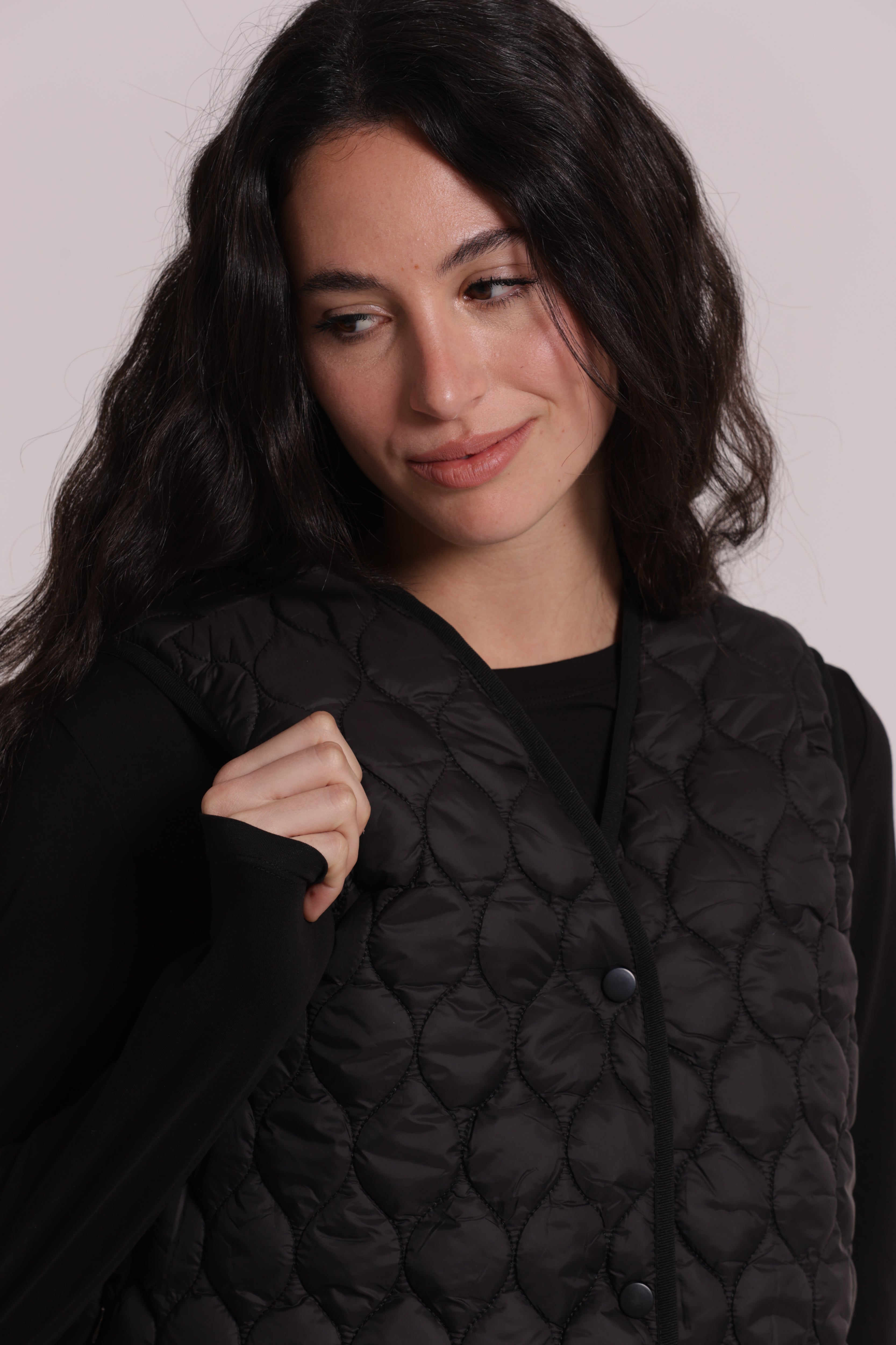 Mimi Mua Gilet Piumino Corto Smanicato Nero Trapuntato