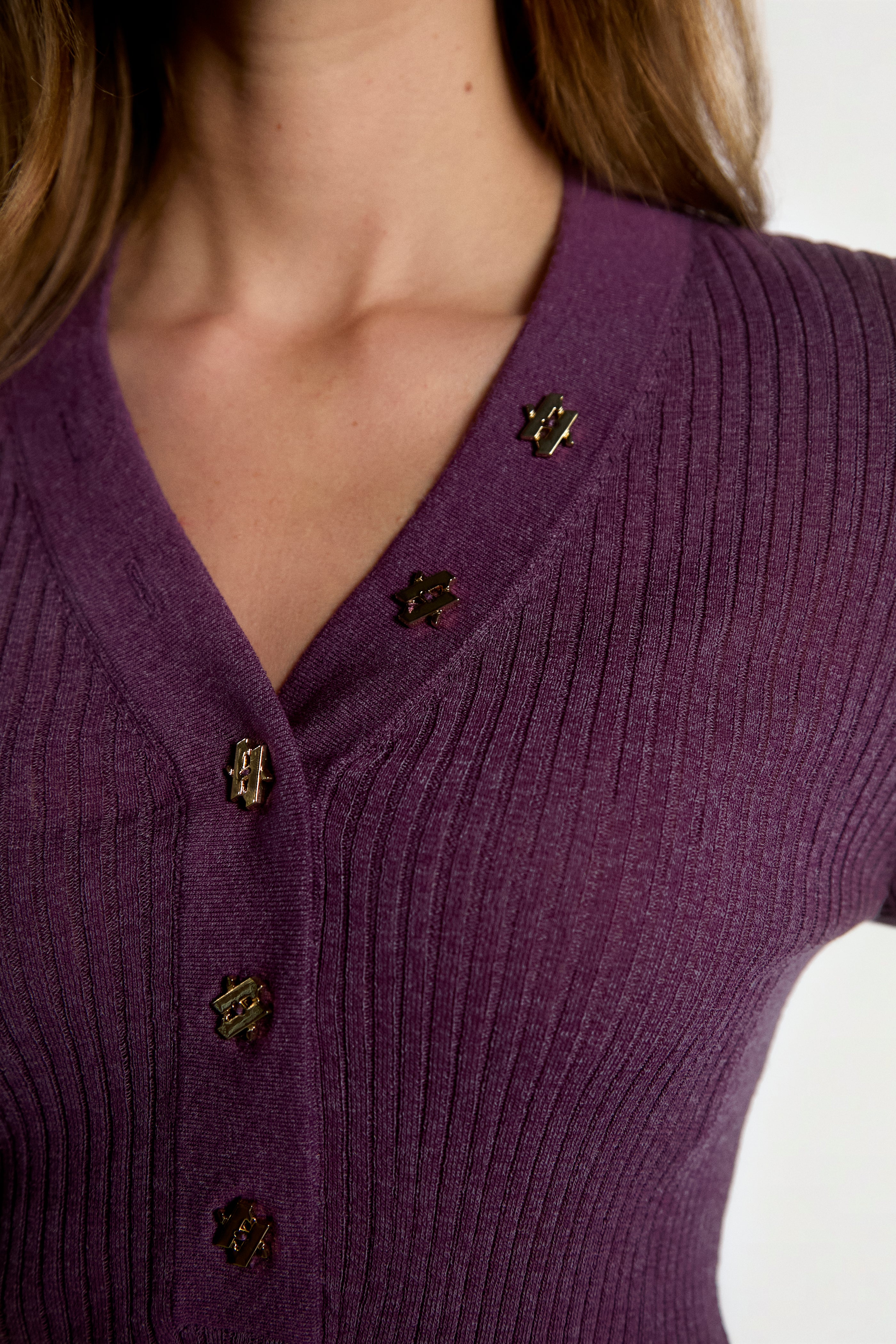 Aaiko Polly maglia viola scollo V bottoni