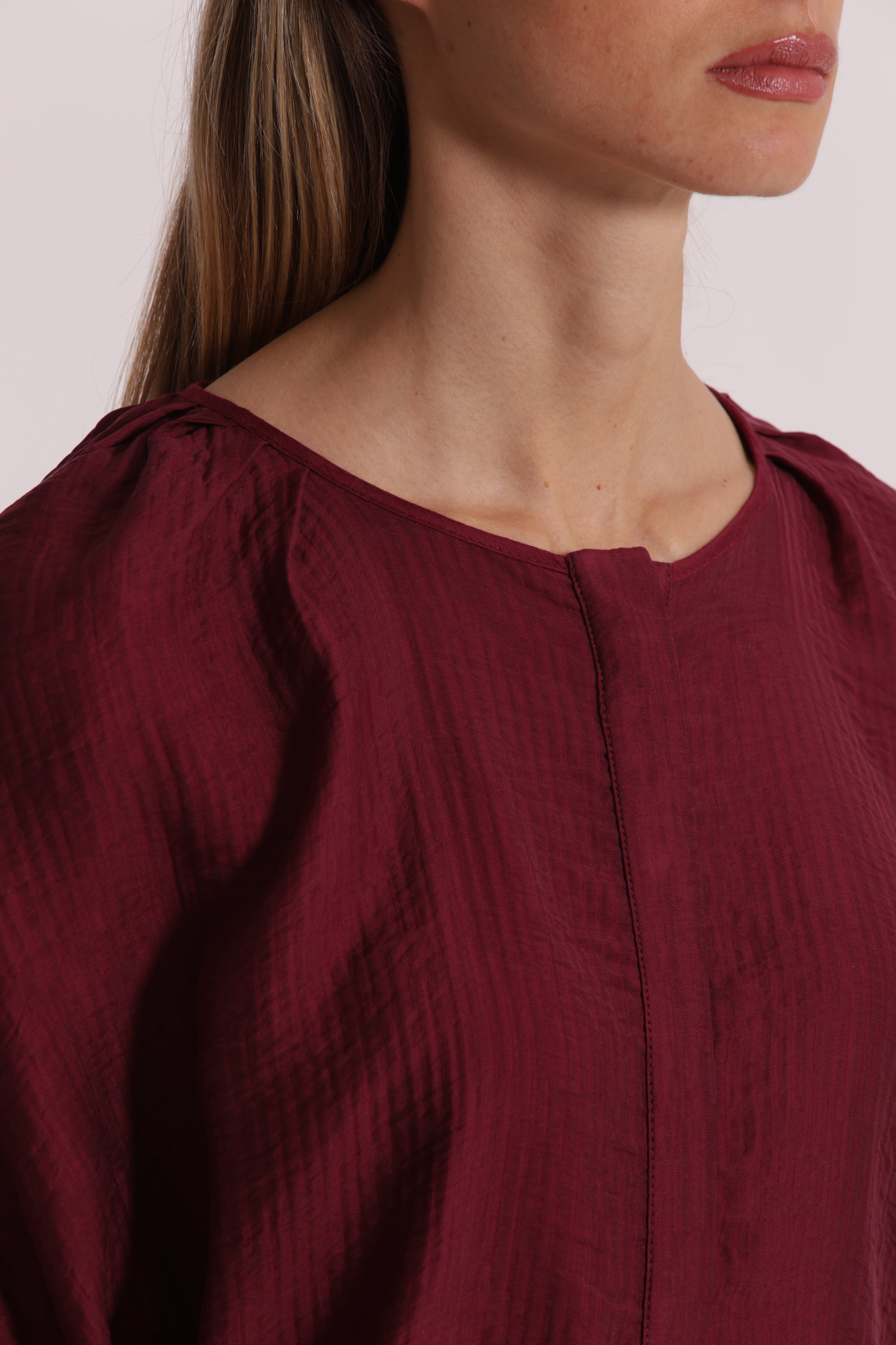 Mimi Mua Blusa Over in Creponne Scollo Tondo e Maniche 3/4 Latte