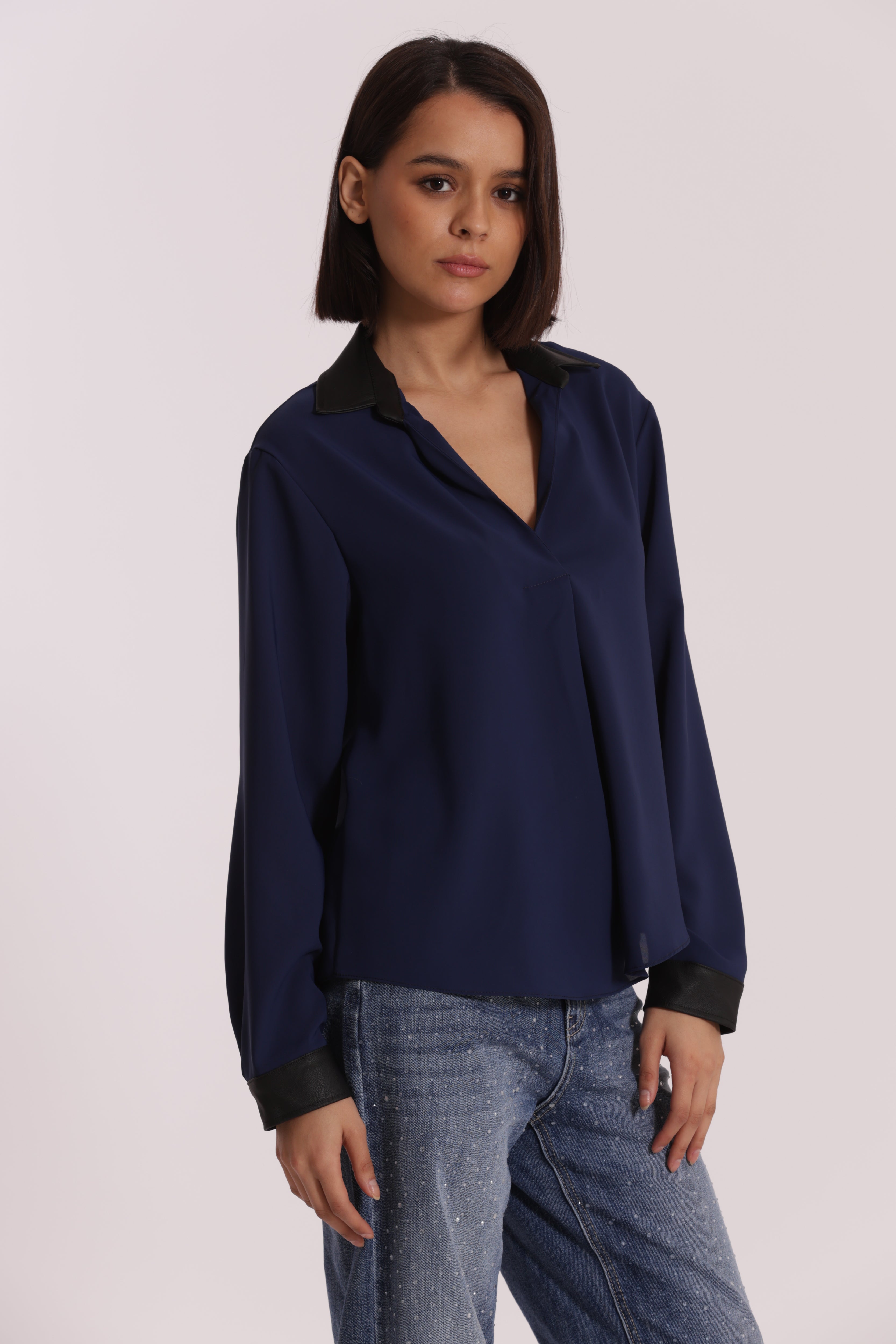 Mimi Mua Blusa Colletto Simil Pelle Nero