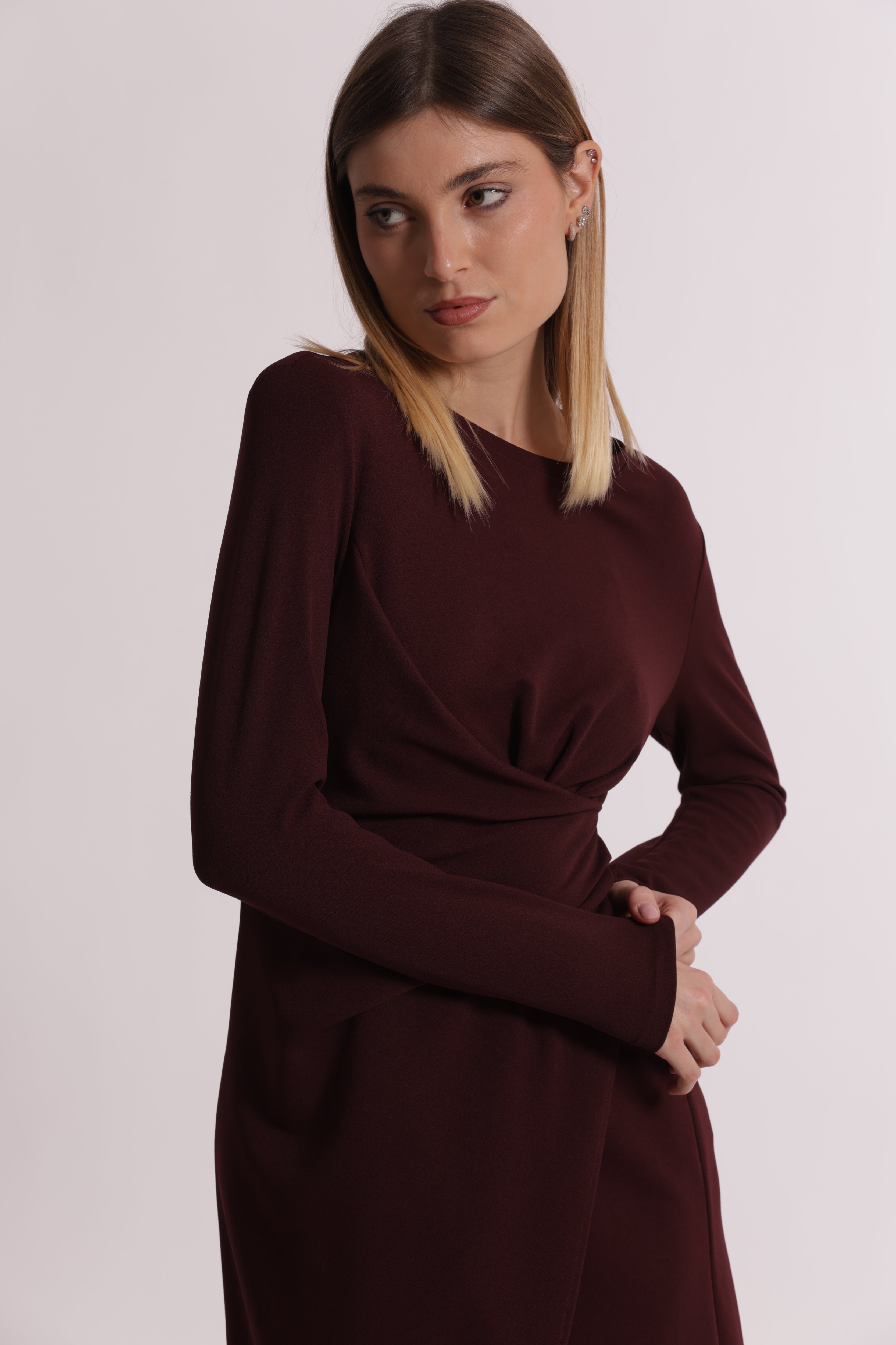 Mimi Mua Abito corto con pieghe vestito nero elegante