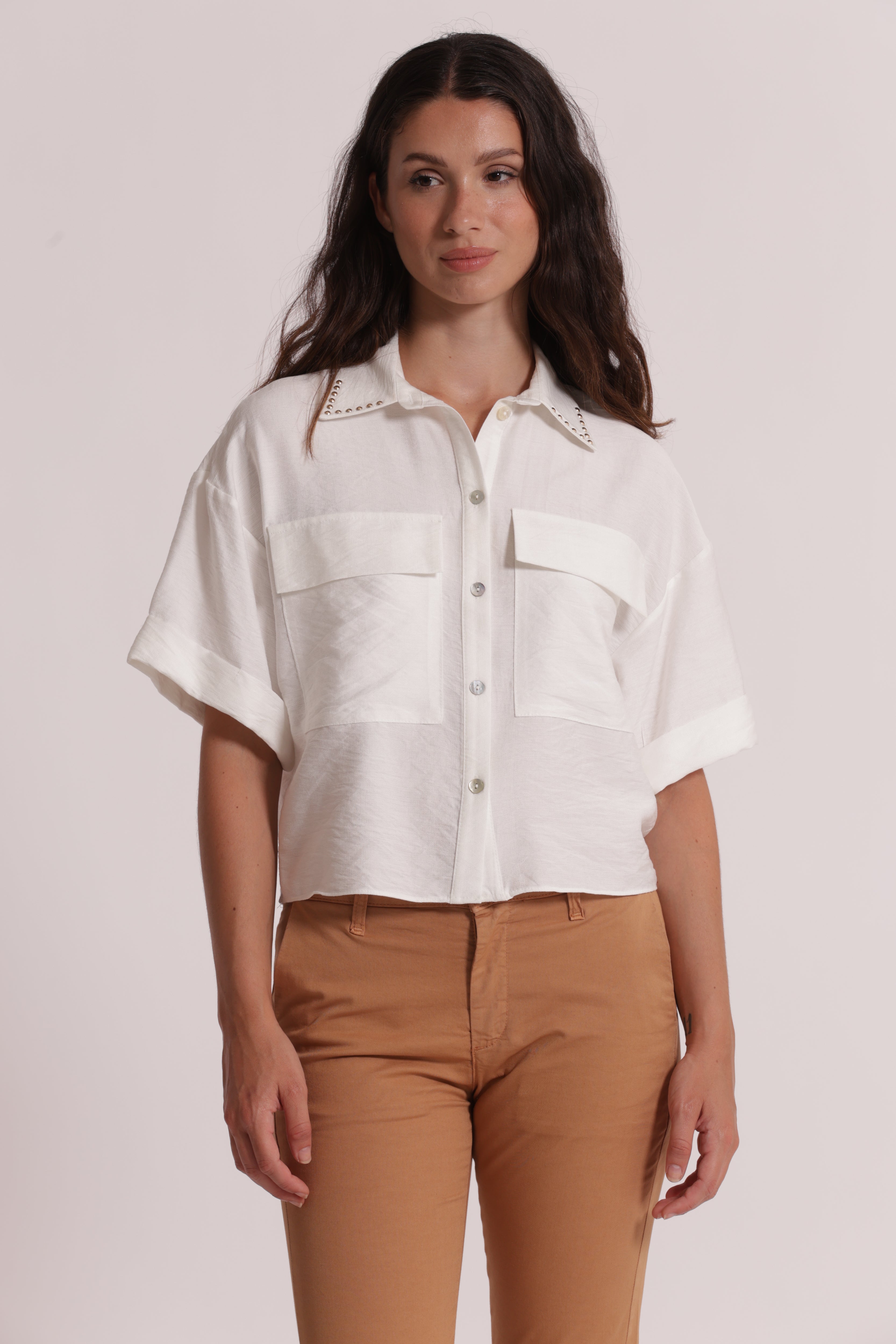 Mimi Mua Cropped con Borchie camicia bianco