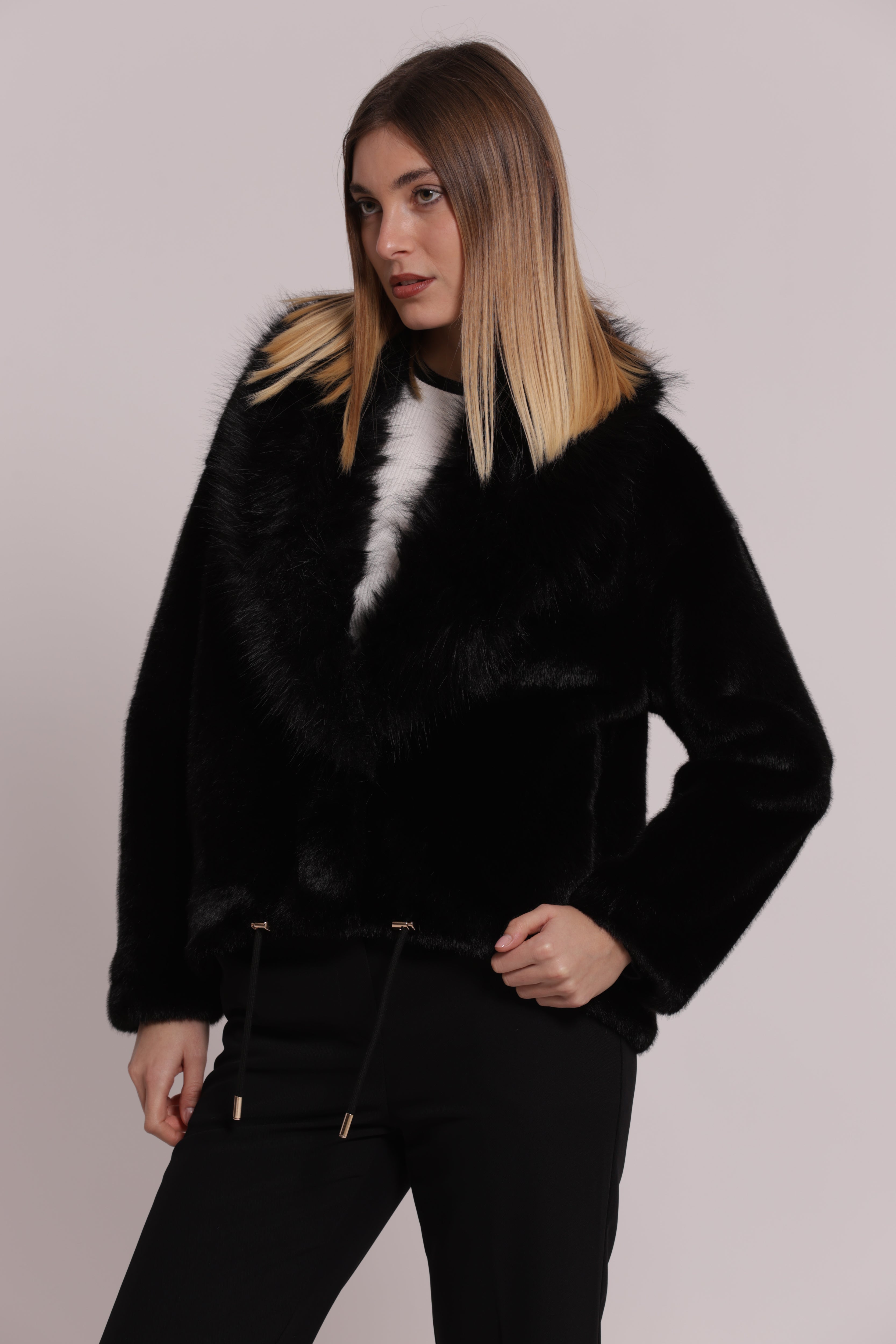 Mimi Mua Giubbotto Effetto Pelliccia con Coulisse Nero