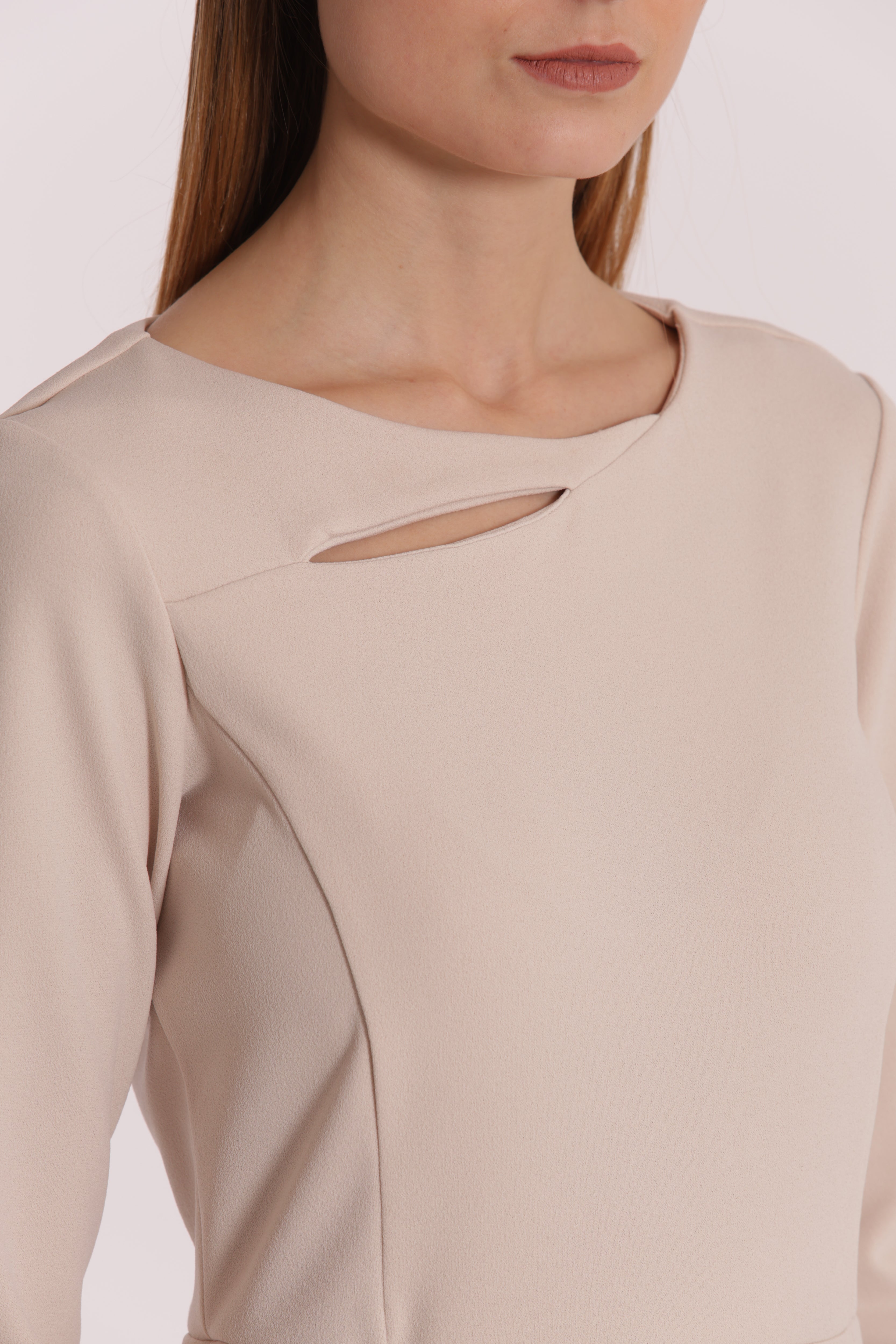 Mimi Mua Abito Corto in Crepe Cut Out Nero