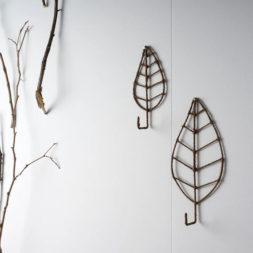 On Earth Cooperative Collection Foglia appendino naturale abaca