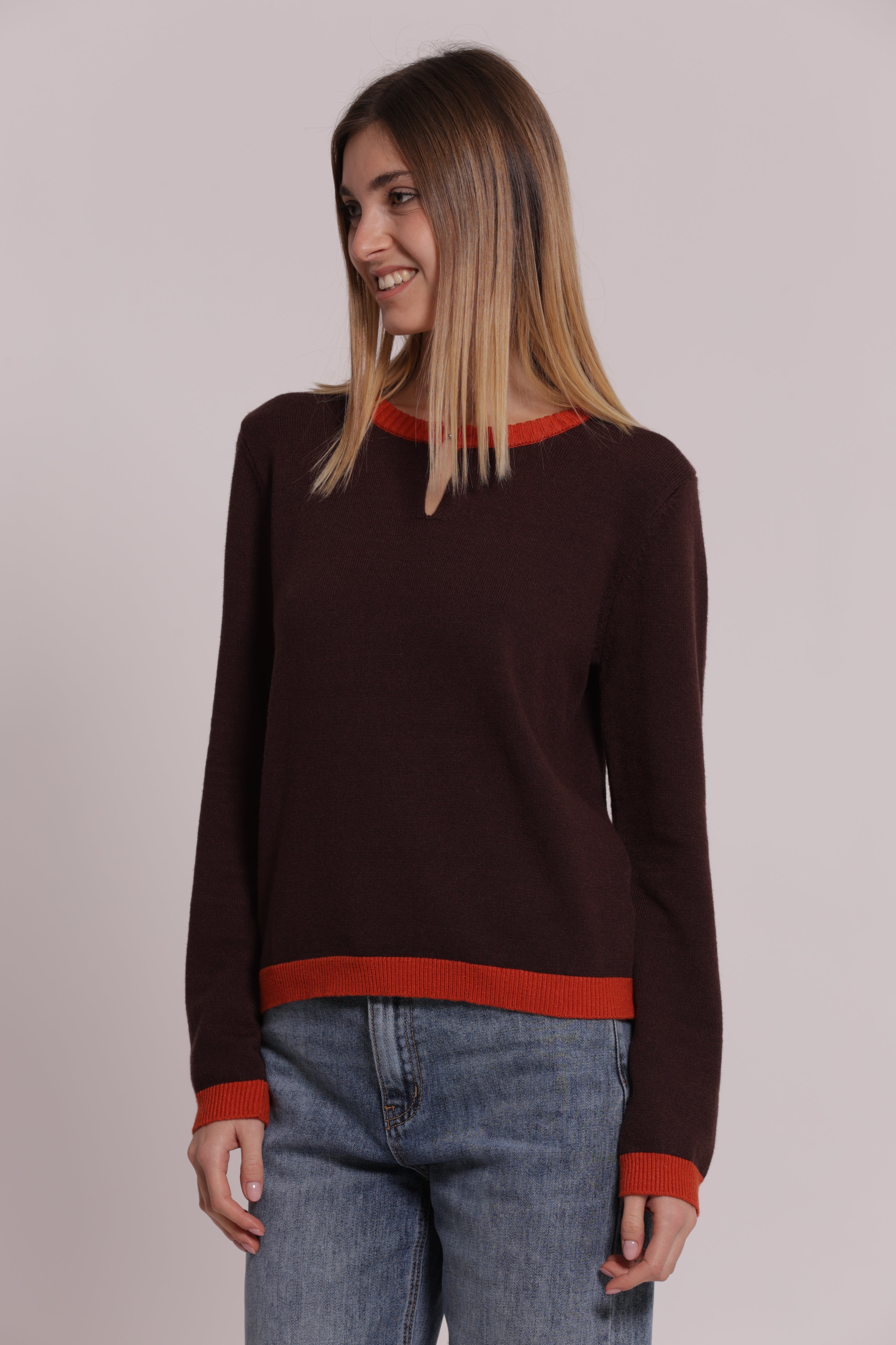 Mimi Mua Maglia Scollo a V Bicolor Nero Morbido