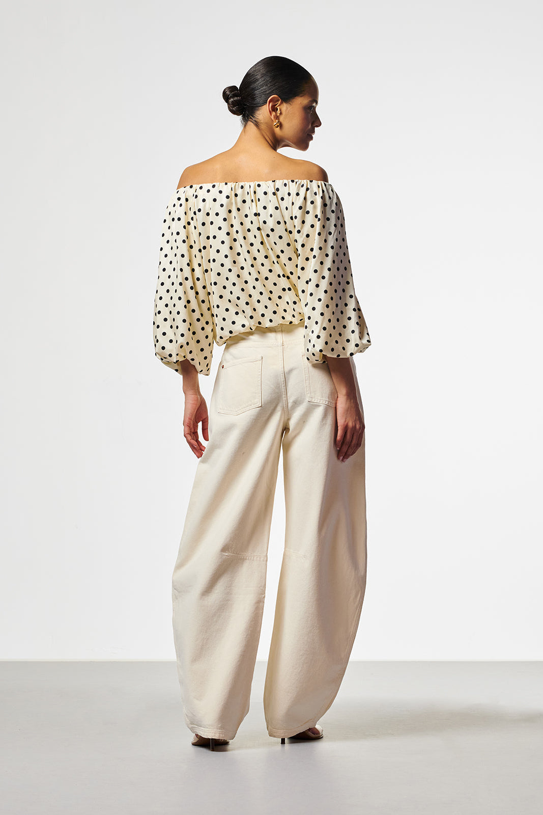 Aaiko Maddy top bianco pois maniche lunghe