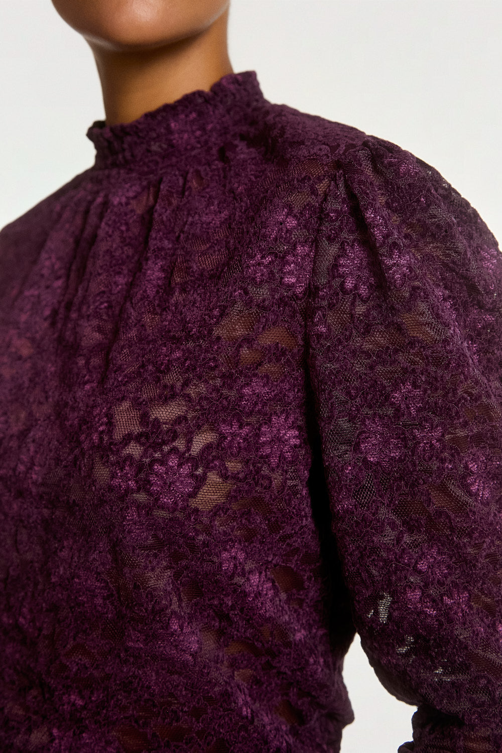Aaiko Tory top pizzo prugna collo alto