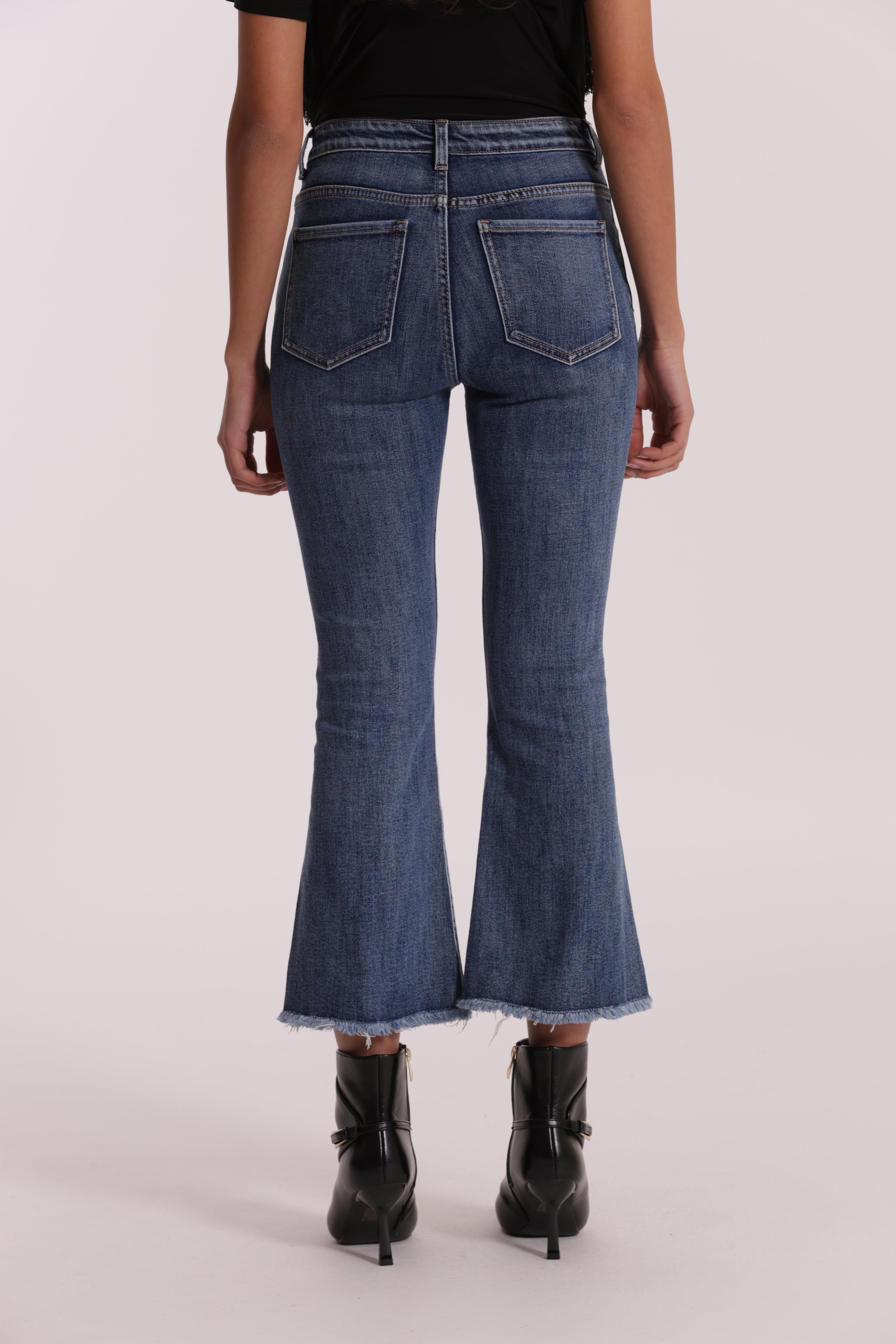 Mimi Mua jeans cropped flare strass e borchie blu medio
